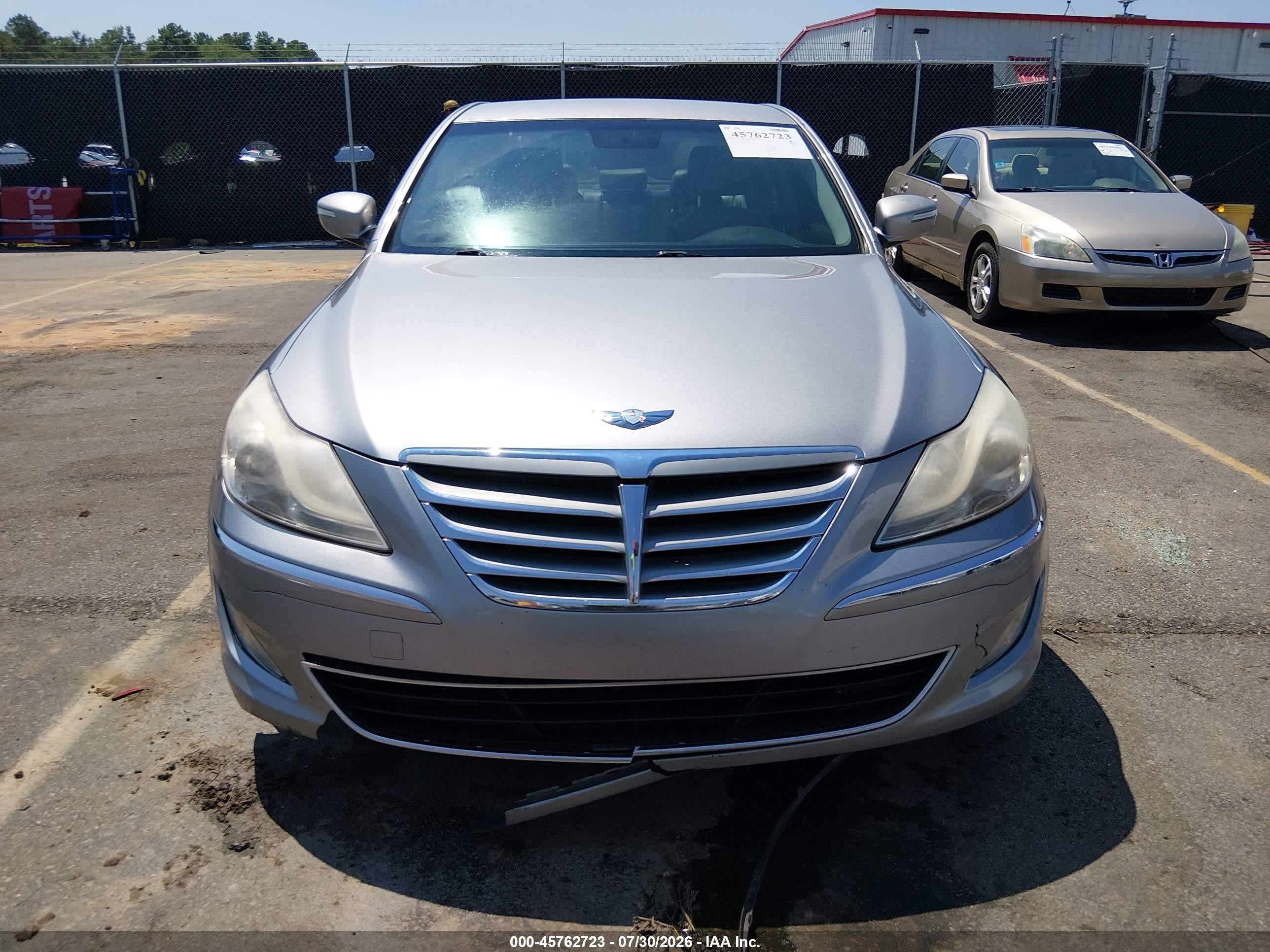 2012 Hyundai Genesis 3.8 Серебряный vin: KMHGC4DD9CU158114