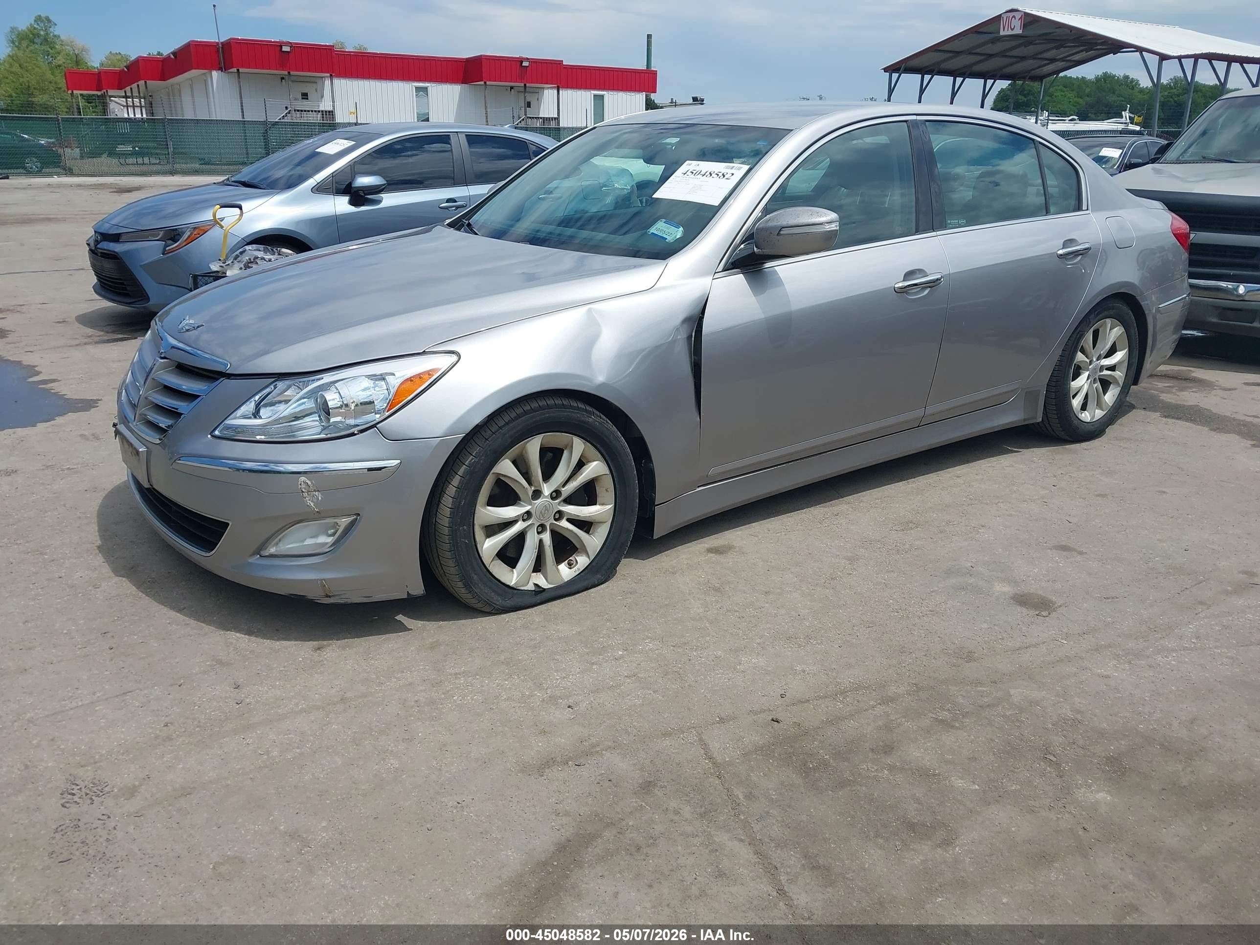 2012 Hyundai Genesis 3.8 Silver vin: KMHGC4DD9CU181540