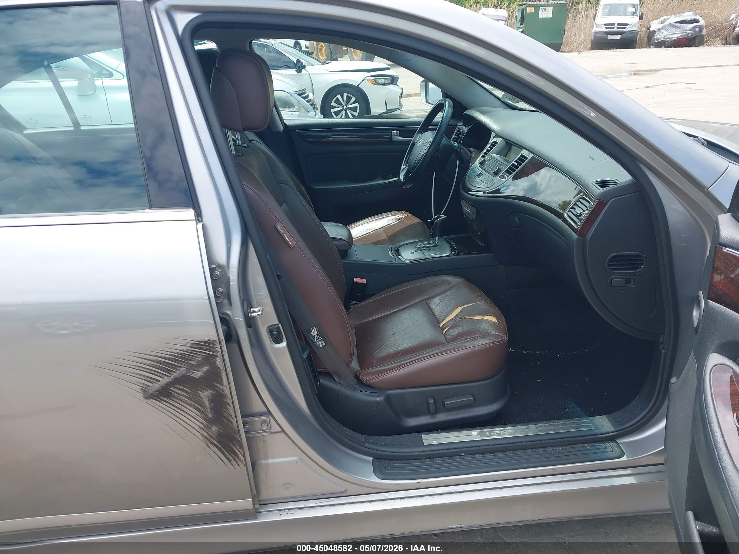 2012 Hyundai Genesis 3.8 Silver vin: KMHGC4DD9CU181540