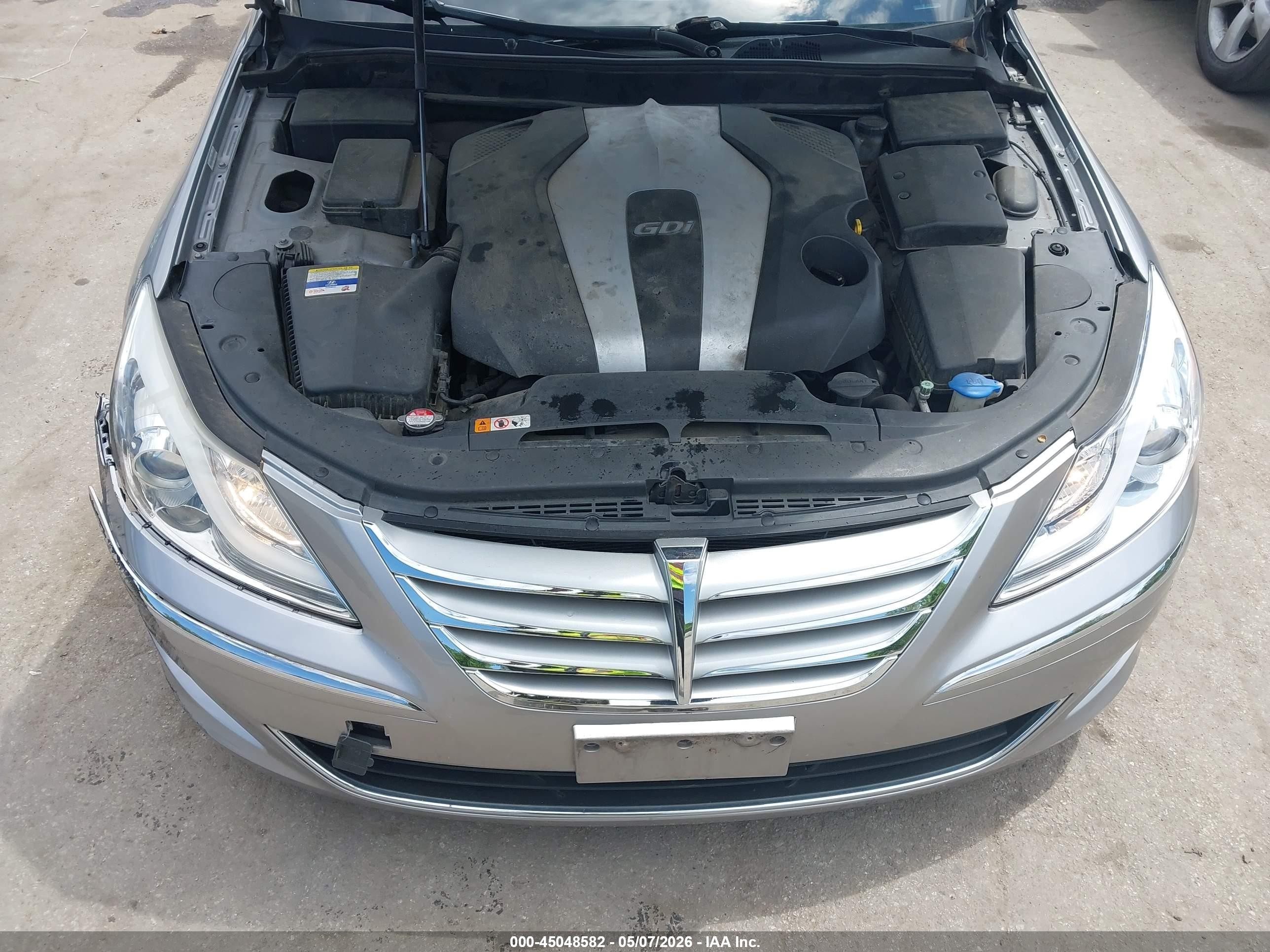 2012 Hyundai Genesis 3.8 Silver vin: KMHGC4DD9CU181540