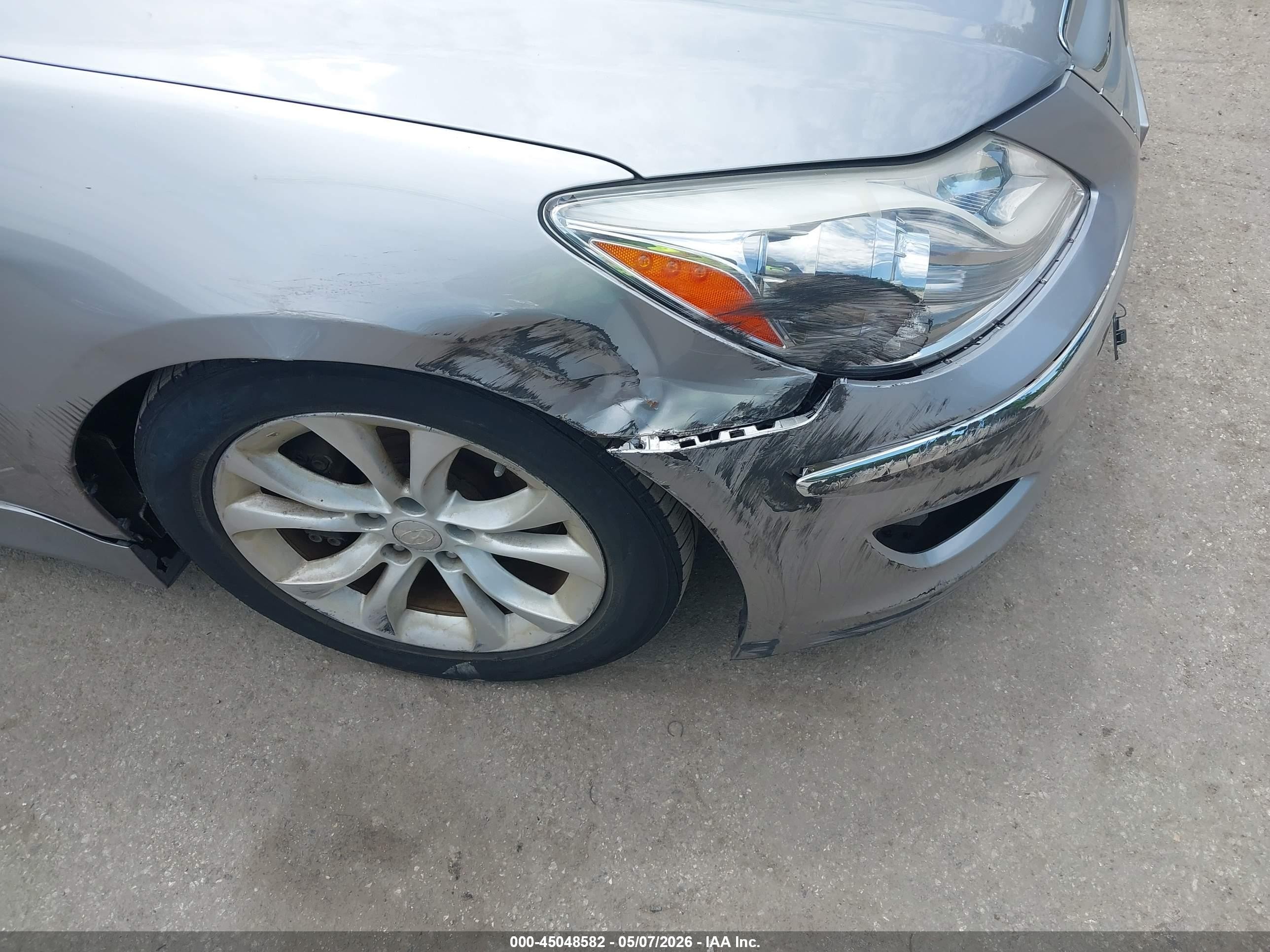 2012 Hyundai Genesis 3.8 Silver vin: KMHGC4DD9CU181540
