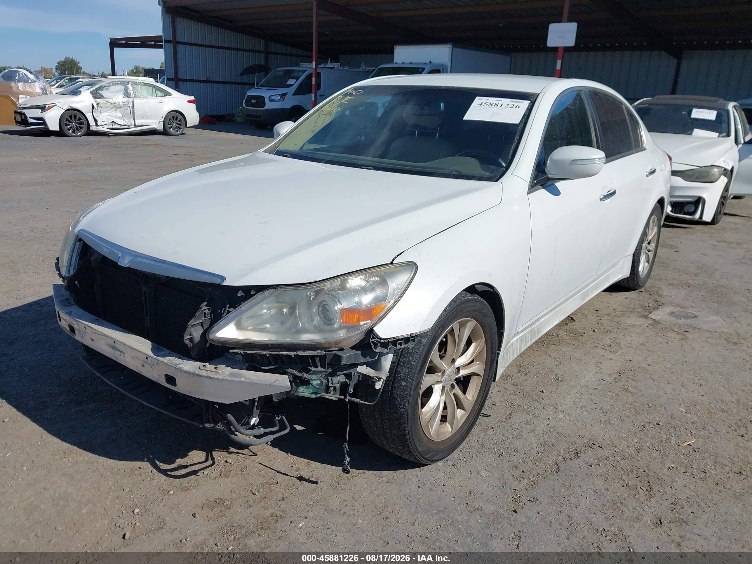2012 Hyundai Genesis 3.8 White vin: KMHGC4DD9CU185930
