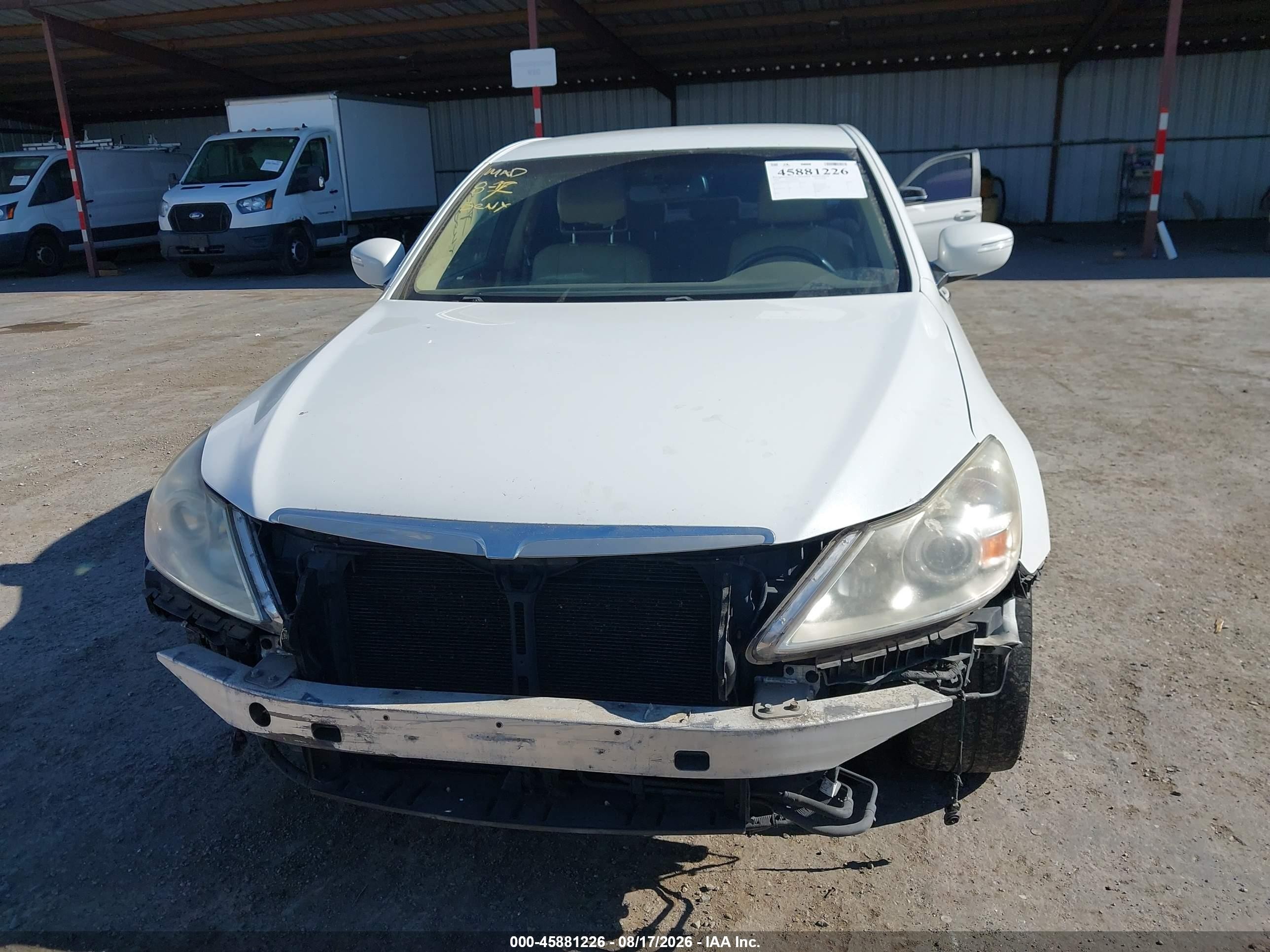 2012 Hyundai Genesis 3.8 White vin: KMHGC4DD9CU185930
