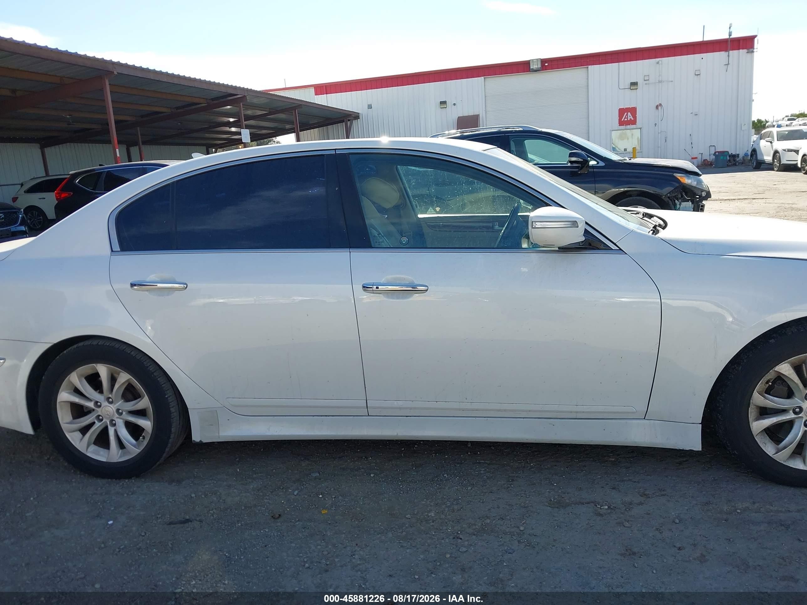 2012 Hyundai Genesis 3.8 White vin: KMHGC4DD9CU185930
