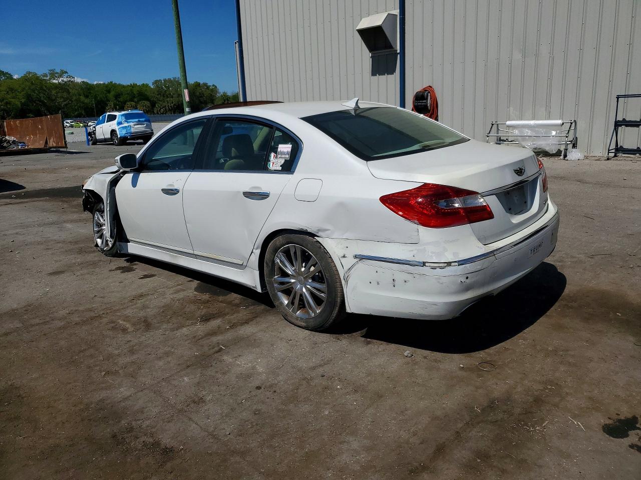 2012 Hyundai Genesis 3.8l V6 White vin: KMHGC4DD9CU204413