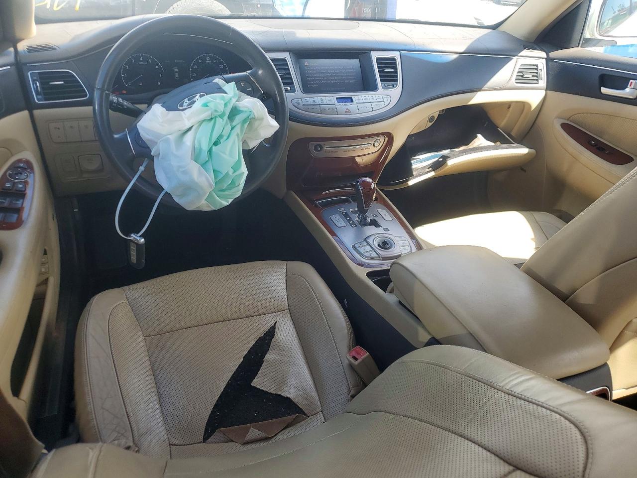 2012 Hyundai Genesis 3.8l V6 White vin: KMHGC4DD9CU204413
