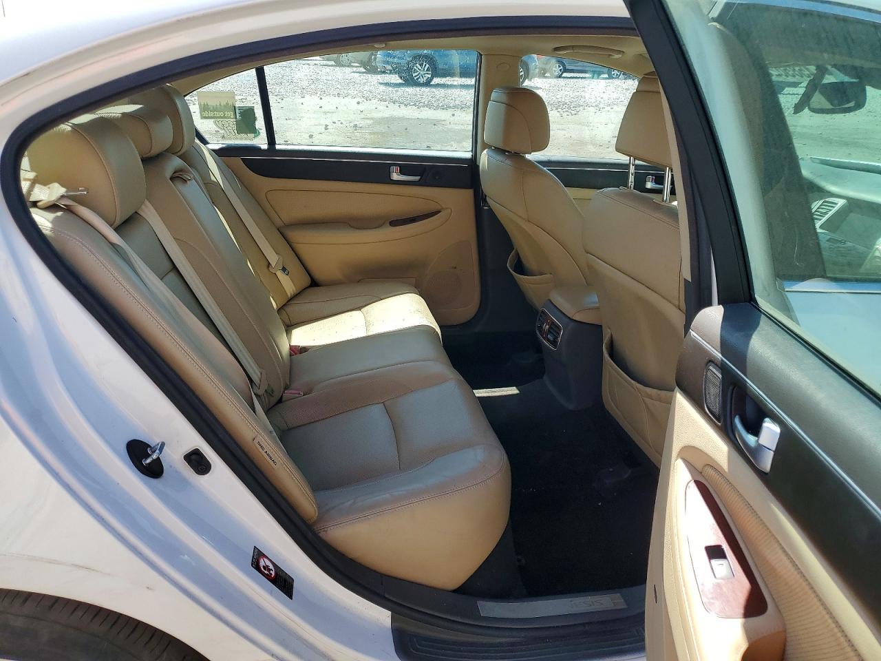 2012 Hyundai Genesis 3.8l V6 White vin: KMHGC4DD9CU204413