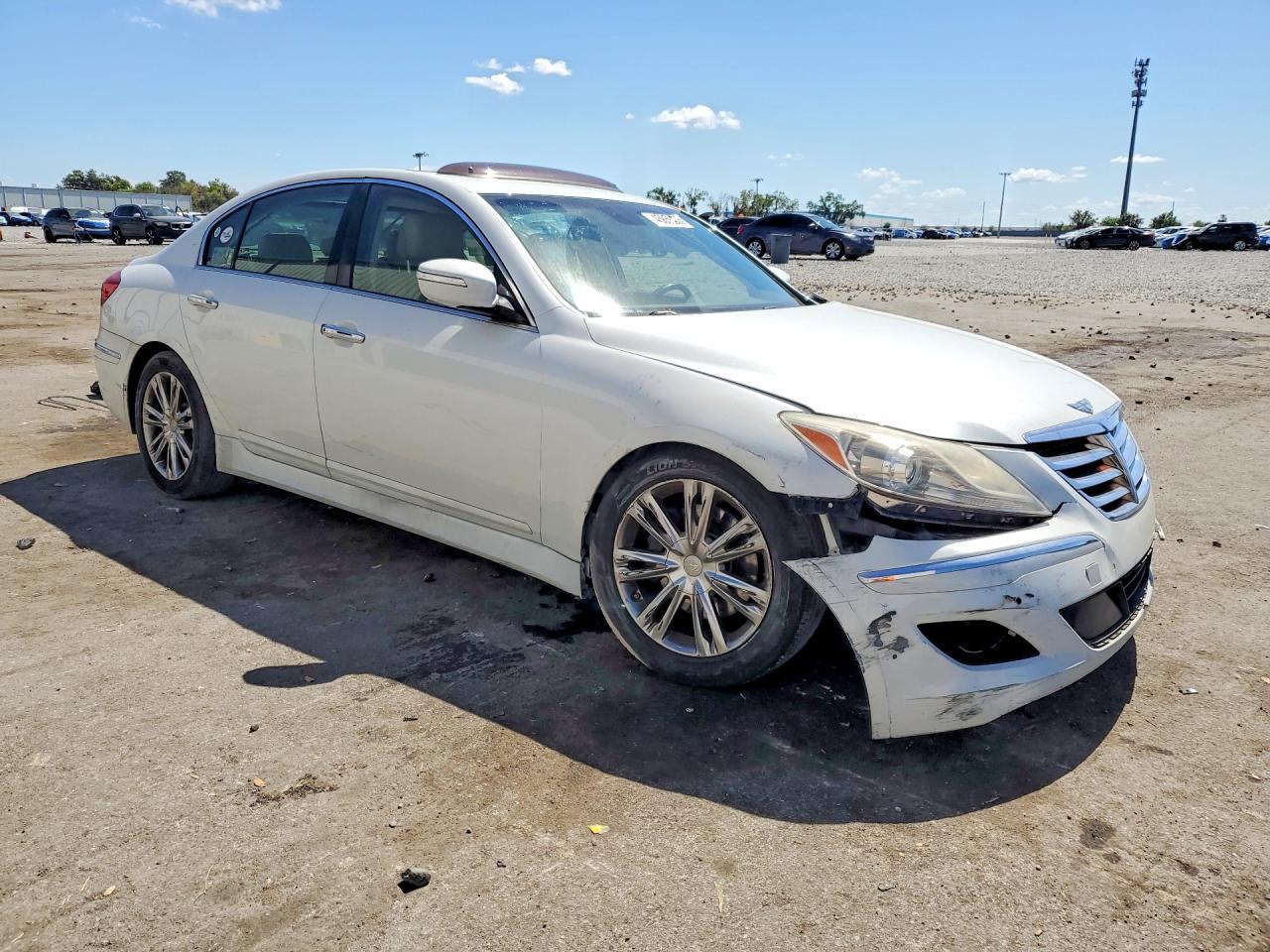 2012 Hyundai Genesis 3.8l V6 White vin: KMHGC4DD9CU204413
