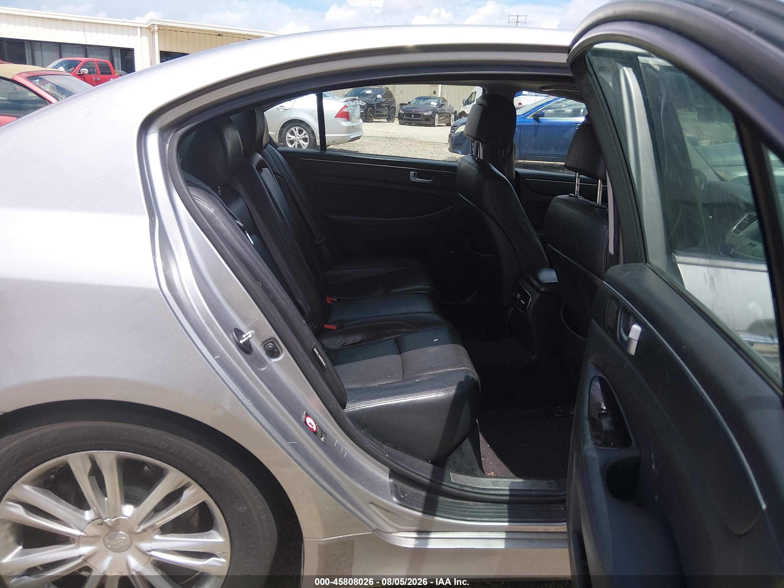 2012 Hyundai Genesis 3.8 Silver vin: KMHGC4DD9CU208588