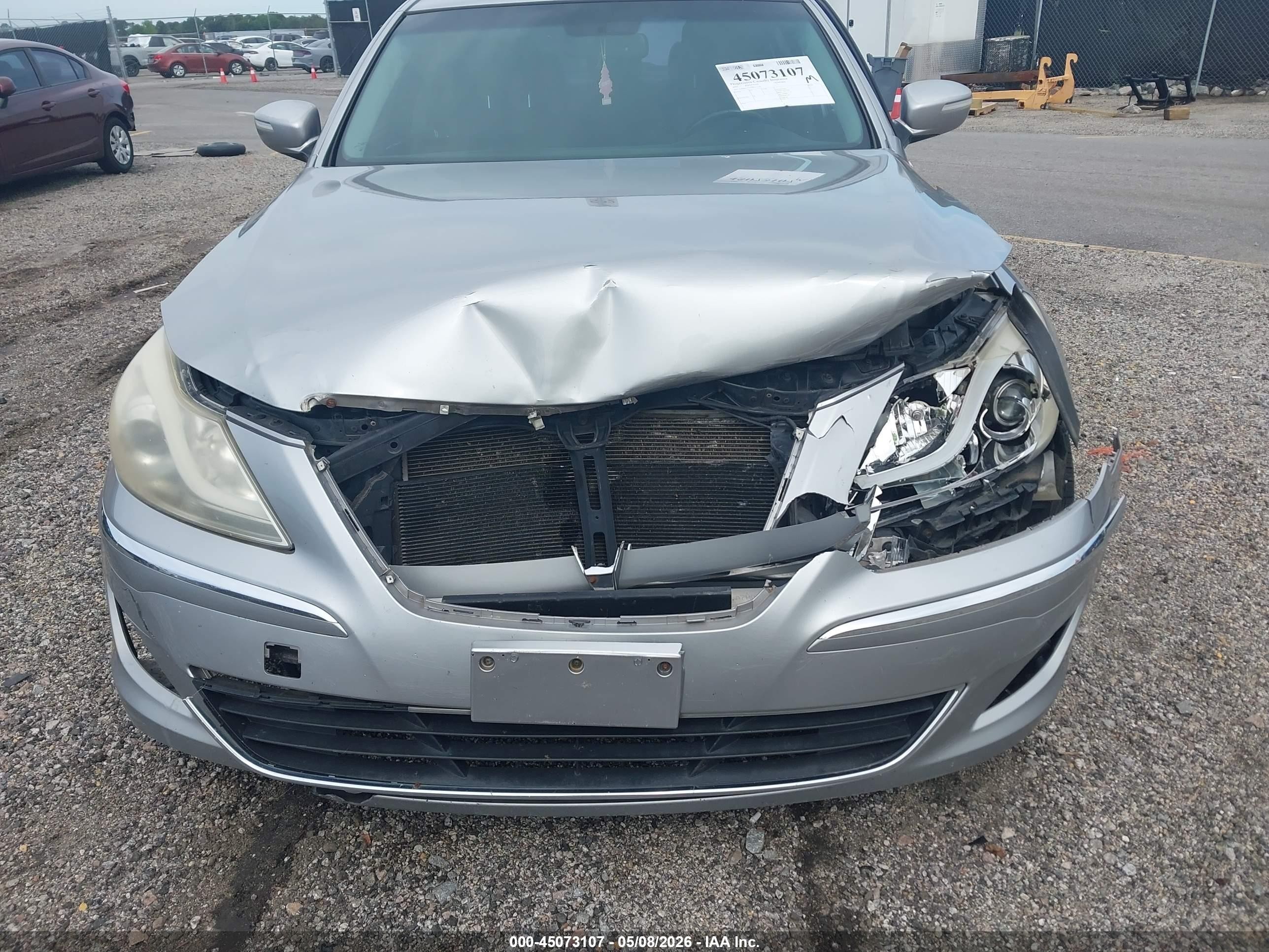 2013 Hyundai Genesis 3.8 Серебряный vin: KMHGC4DD9DU215185
