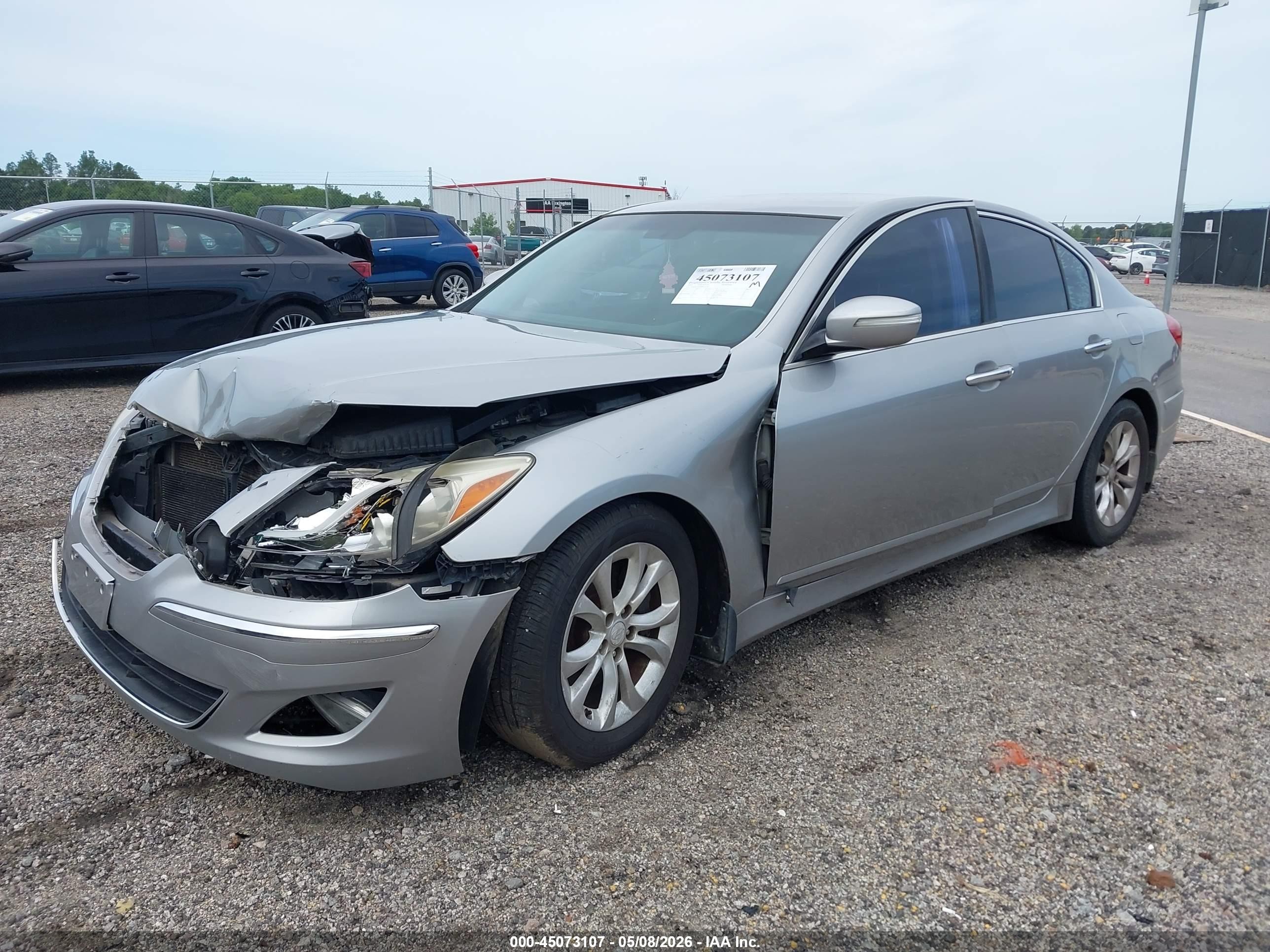 2013 Hyundai Genesis 3.8 Серебряный vin: KMHGC4DD9DU215185