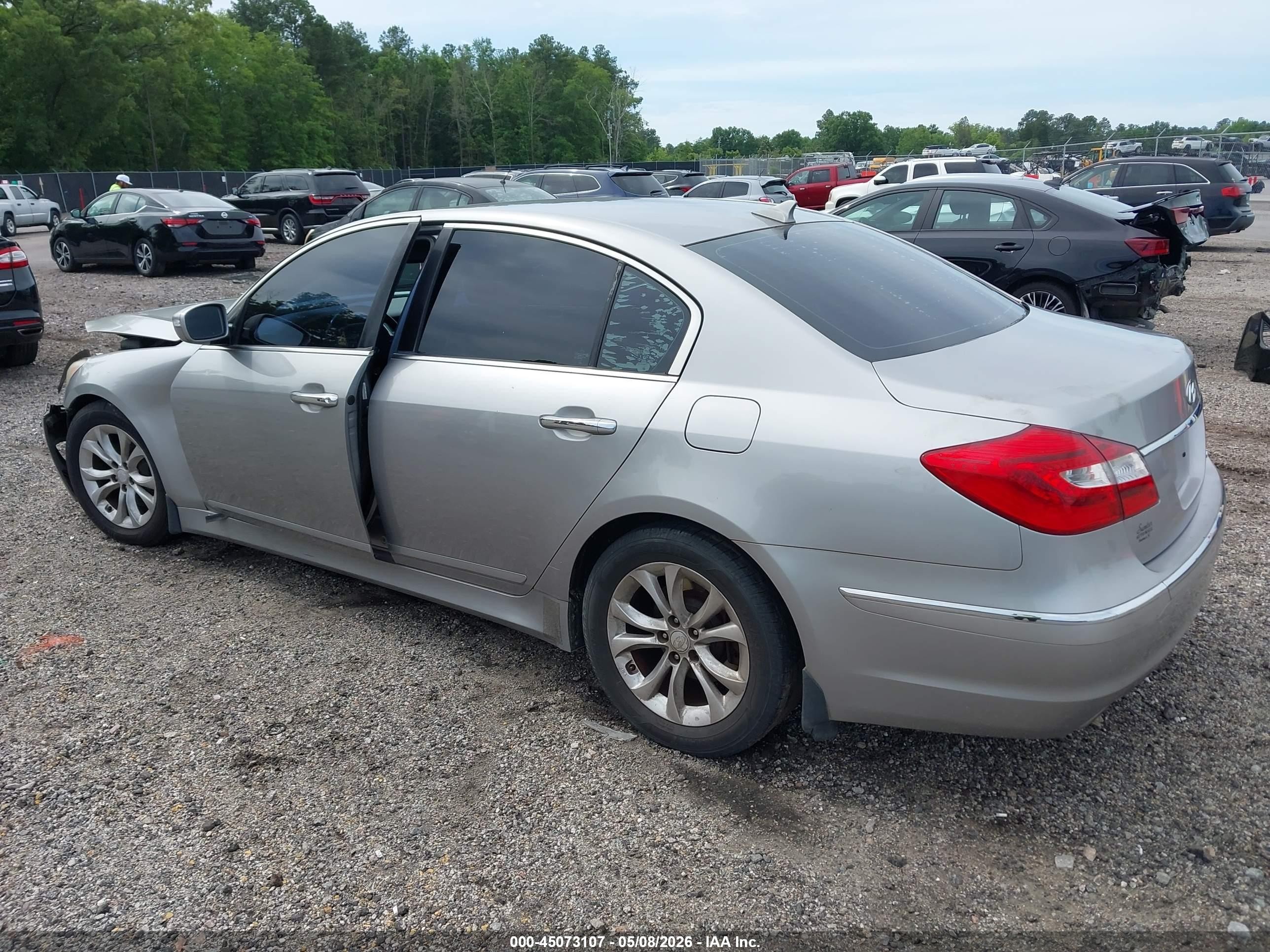 2013 Hyundai Genesis 3.8 Серебряный vin: KMHGC4DD9DU215185
