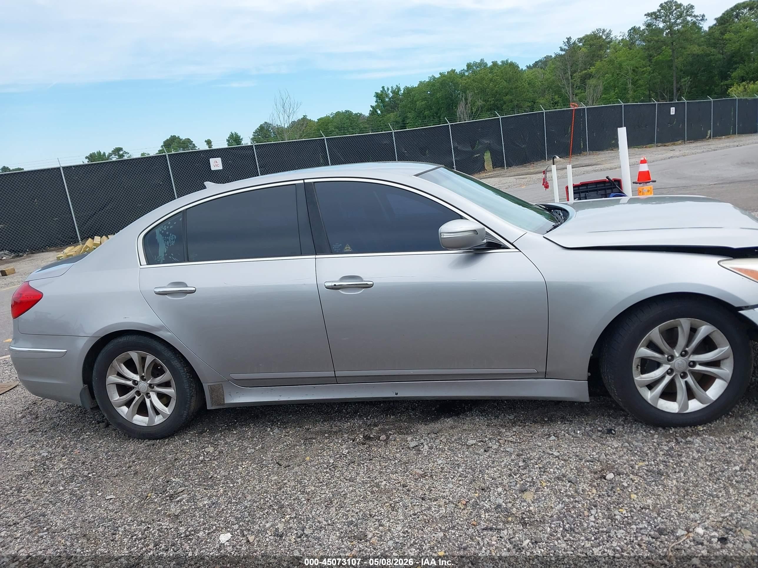 2013 Hyundai Genesis 3.8 Серебряный vin: KMHGC4DD9DU215185