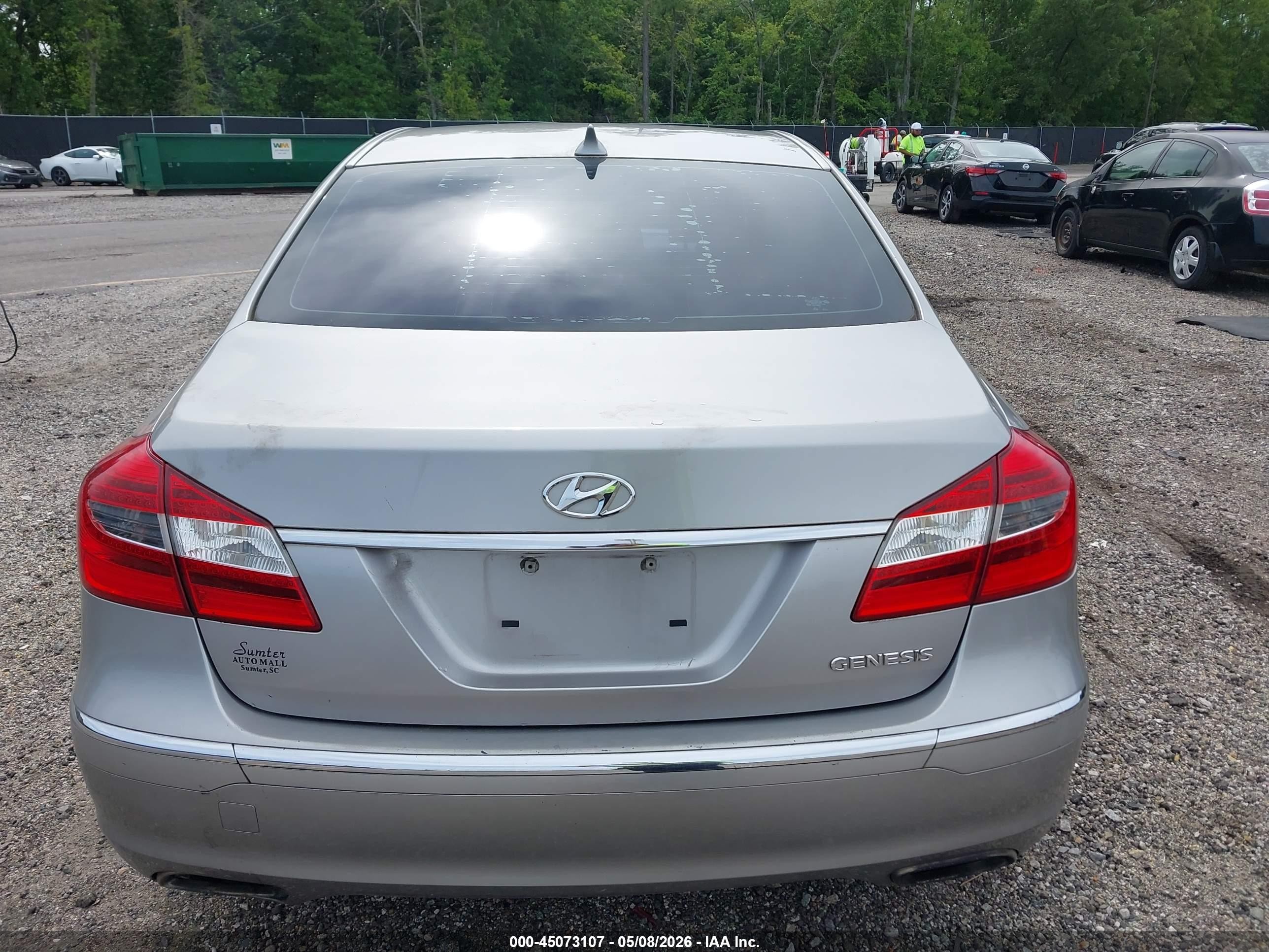 2013 Hyundai Genesis 3.8 Серебряный vin: KMHGC4DD9DU215185