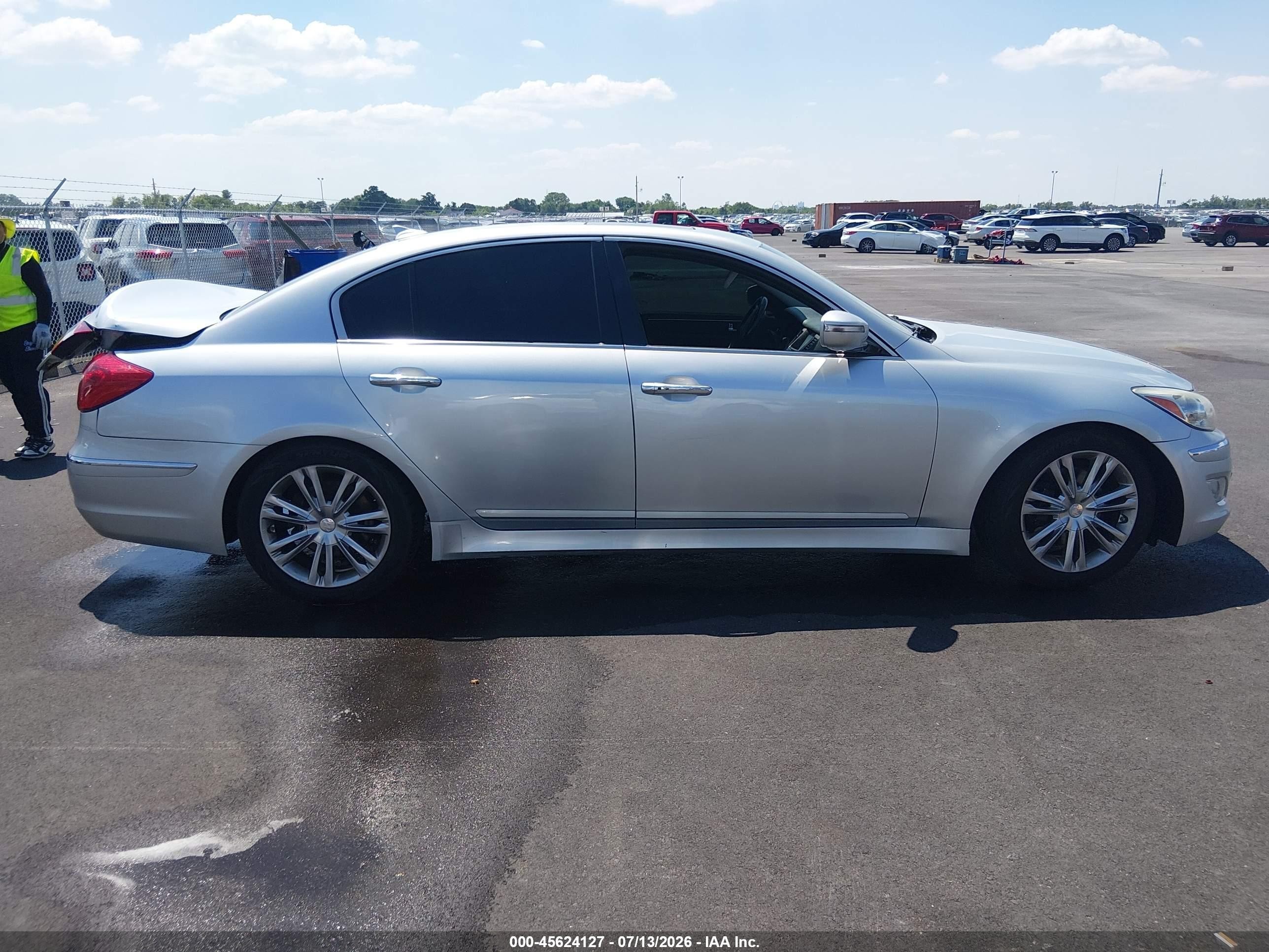 2013 Hyundai Genesis 3.8 Серый vin: KMHGC4DD9DU229877
