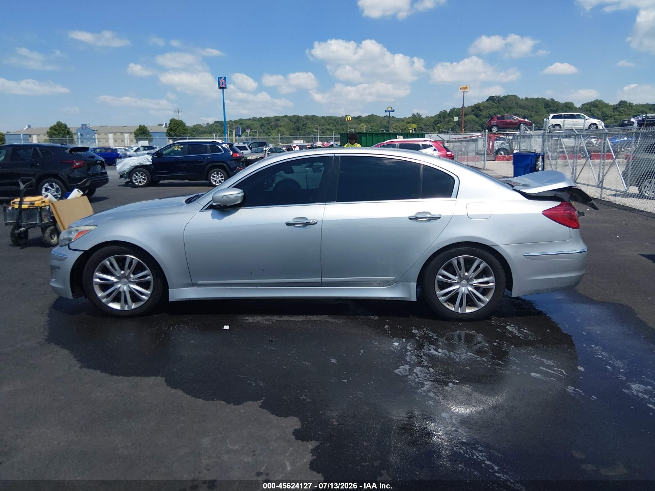 2013 Hyundai Genesis 3.8 Серый vin: KMHGC4DD9DU229877