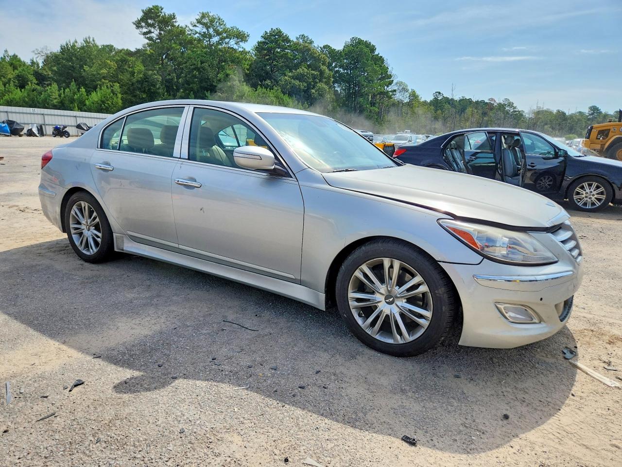 2013 Hyundai Genesis 3.8l Silver vin: KMHGC4DD9DU237378