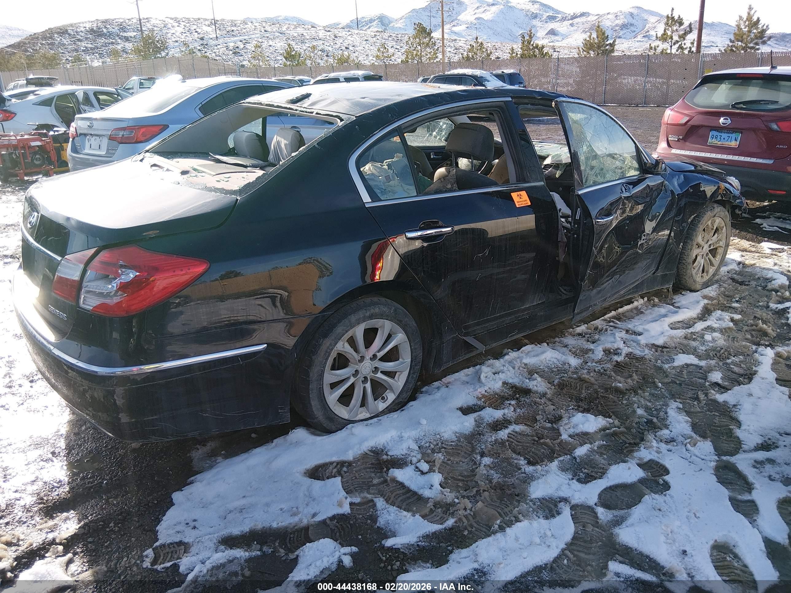 2013 Hyundai Genesis 3.8 Черный vin: KMHGC4DD9DU241379