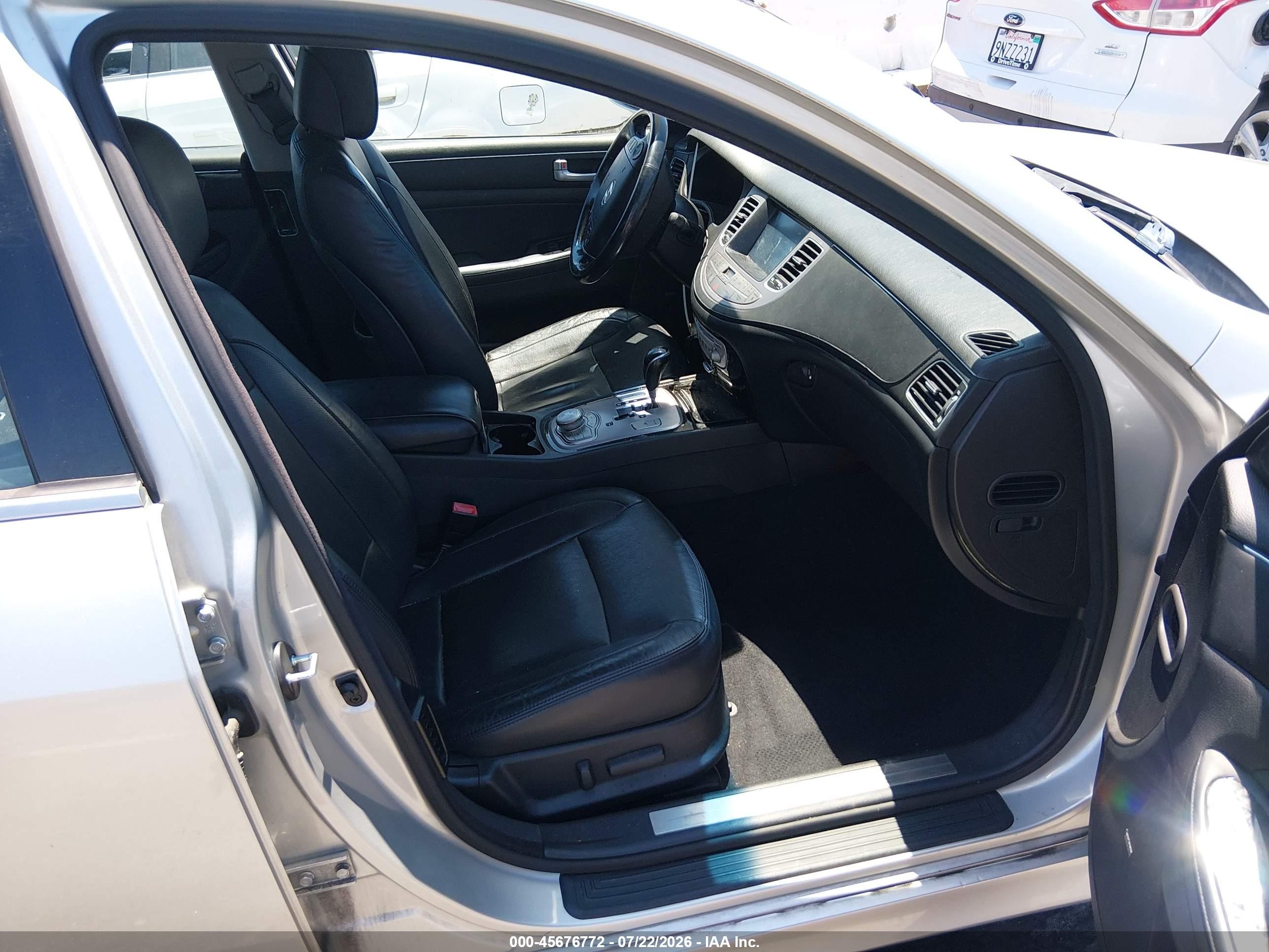 2013 Hyundai Genesis 3.8 Silver vin: KMHGC4DD9DU246842