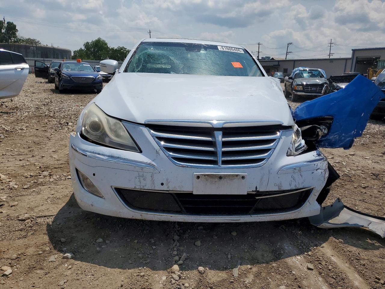 2013 Hyundai Genesis 3.8l Белый vin: KMHGC4DD9DU257615