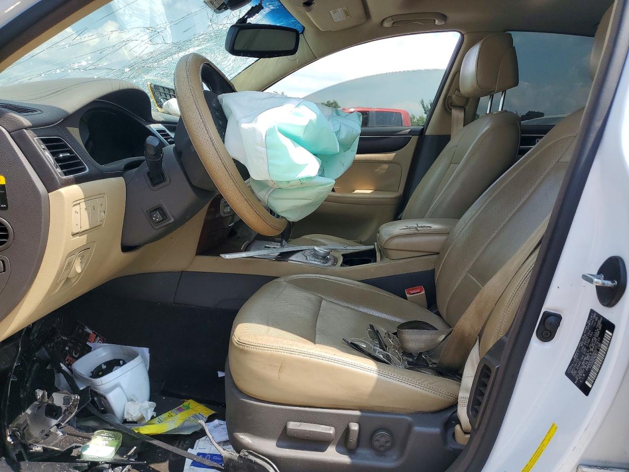 2013 Hyundai Genesis 3.8l Белый vin: KMHGC4DD9DU257615