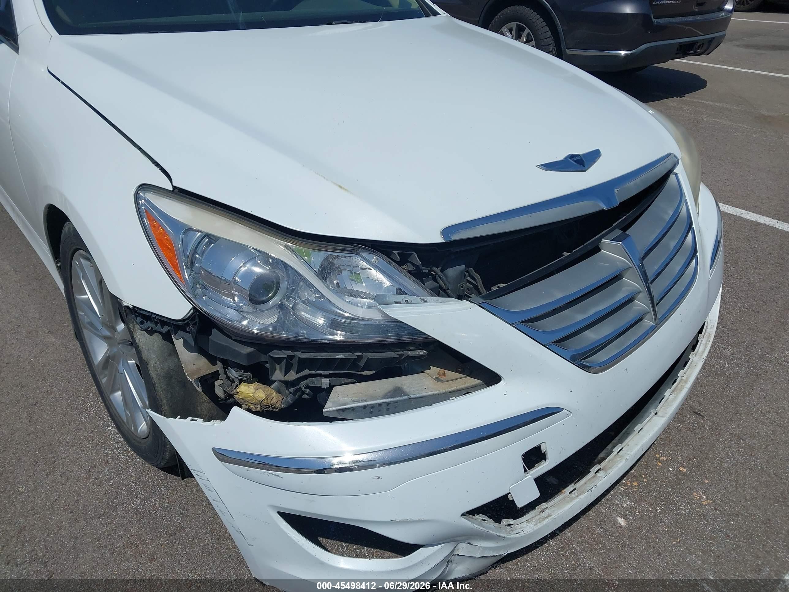 2014 Hyundai Genesis 3.8 White vin: KMHGC4DD9EU259351