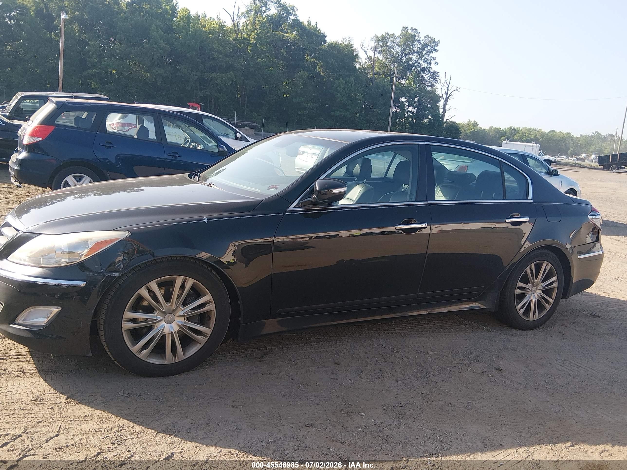 2014 Hyundai Genesis 3.8 Black vin: KMHGC4DD9EU261777