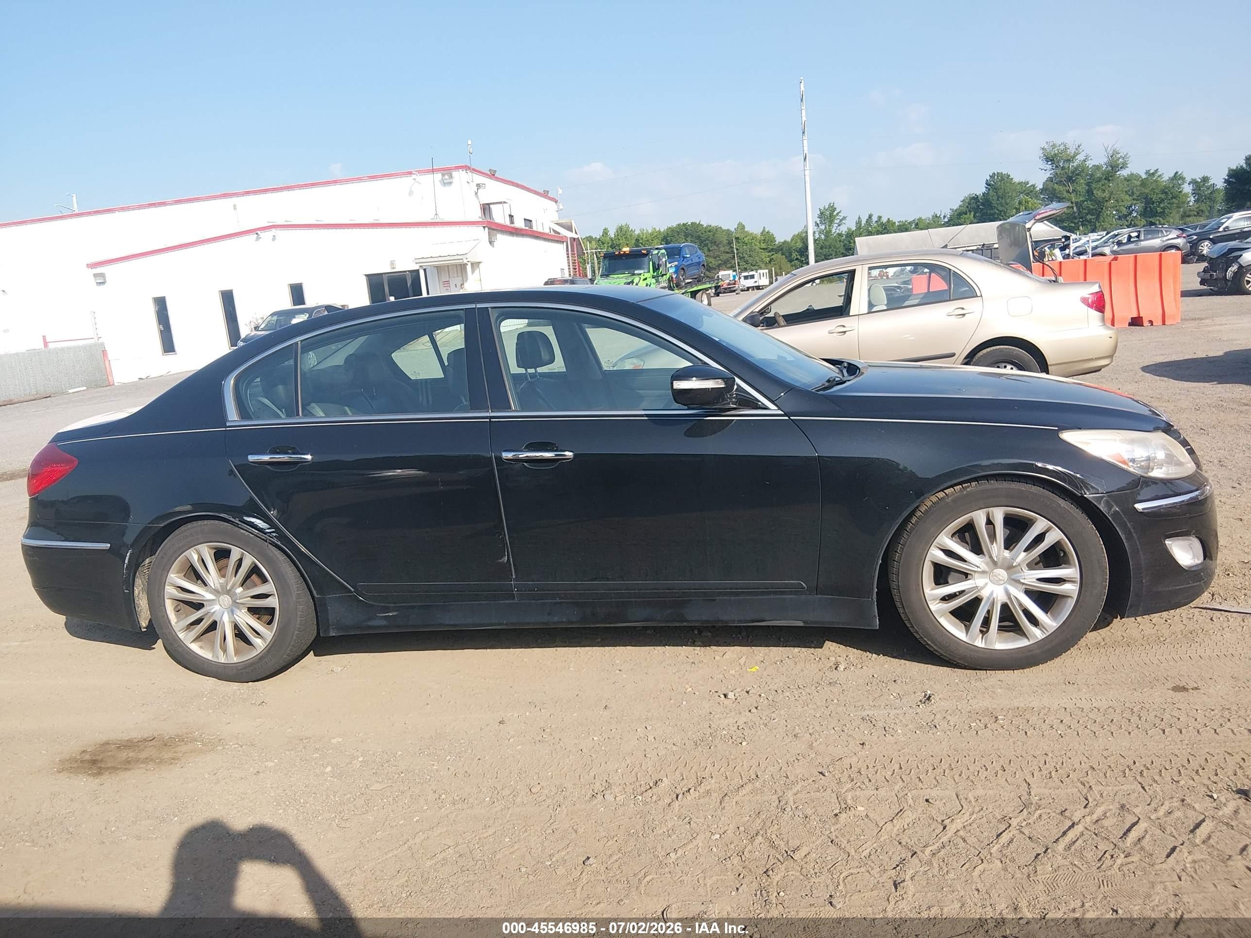 2014 Hyundai Genesis 3.8 Black vin: KMHGC4DD9EU261777