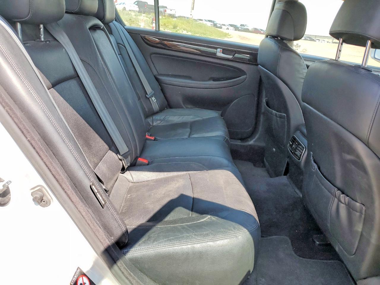 2014 Hyundai Genesis 3.8l Silver vin: KMHGC4DD9EU264131