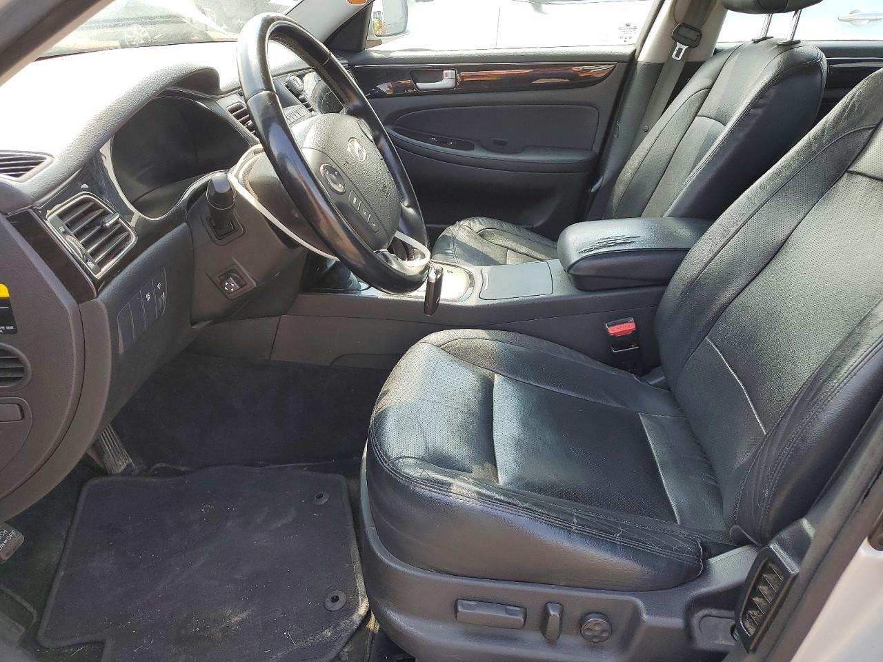 2014 Hyundai Genesis 3.8l Silver vin: KMHGC4DD9EU264131