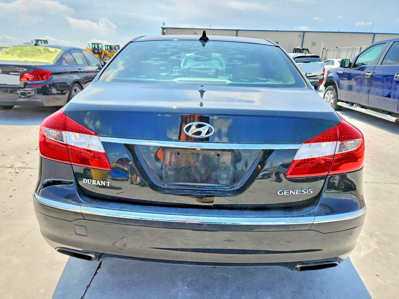 2012 Hyundai Genesis 3.8l Black vin: KMHGC4DDXCU165055