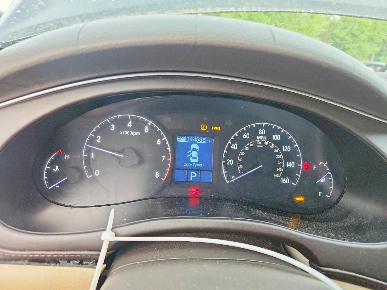 2012 Hyundai Genesis 3.8l Черный vin: KMHGC4DDXCU185113