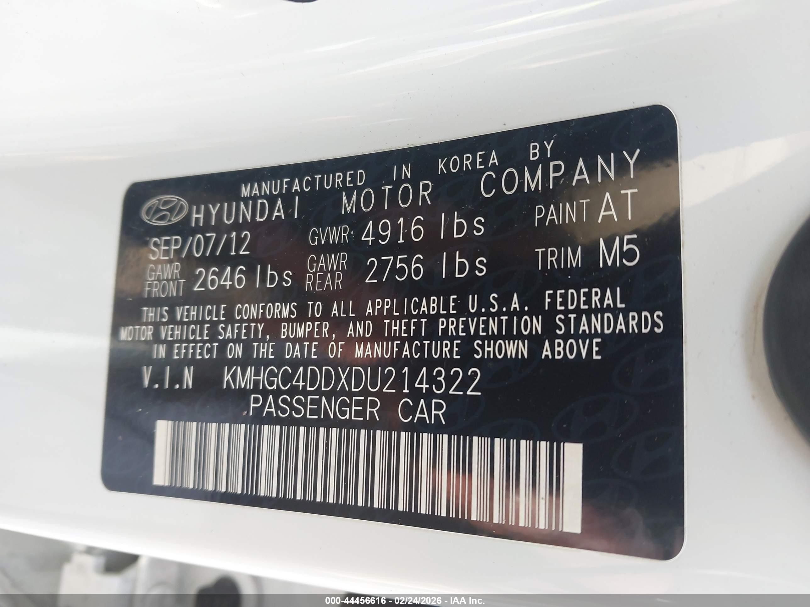 2013 Hyundai Genesis 3.8 Белый vin: KMHGC4DDXDU214322