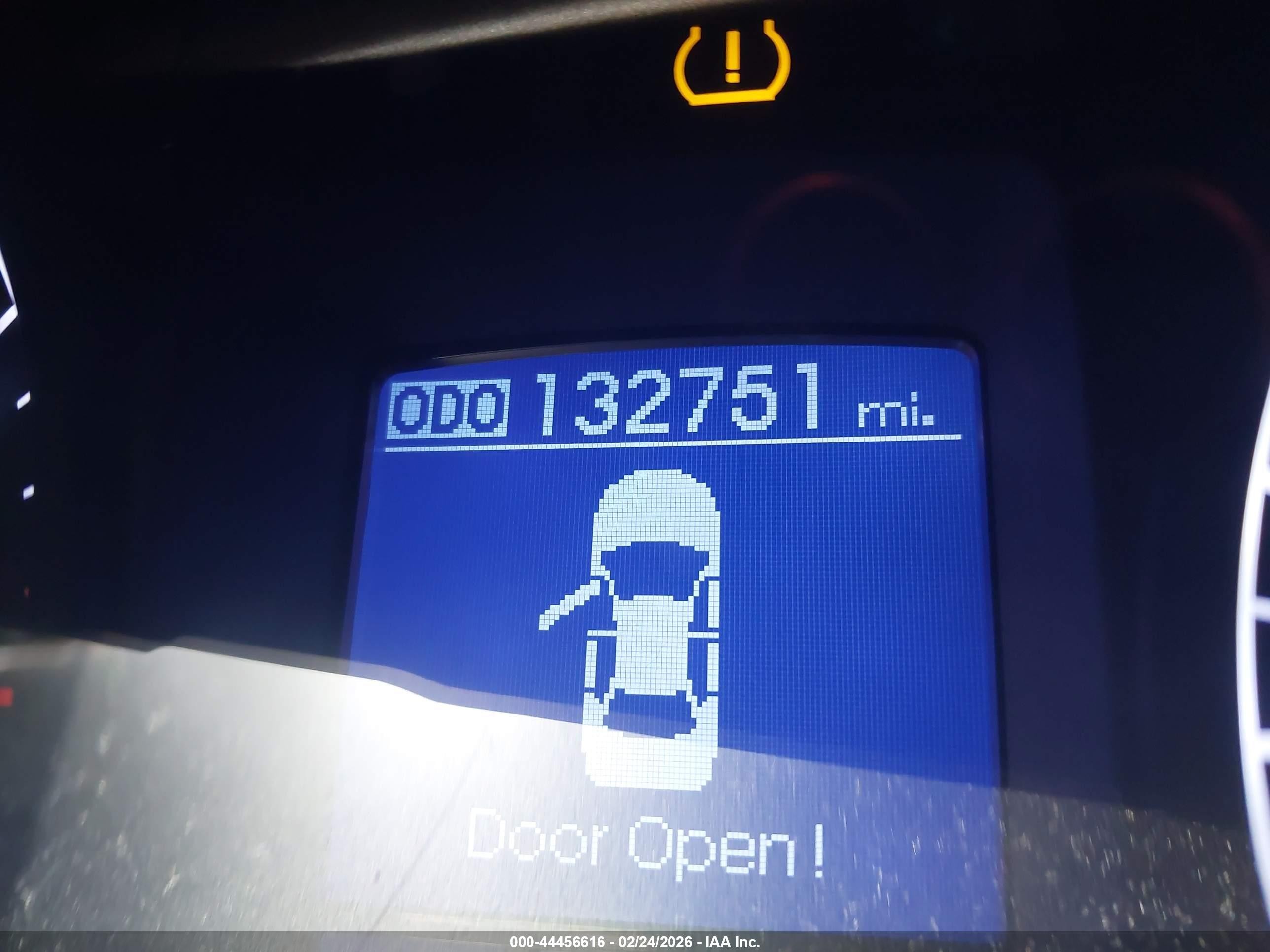 2013 Hyundai Genesis 3.8 Белый vin: KMHGC4DDXDU214322
