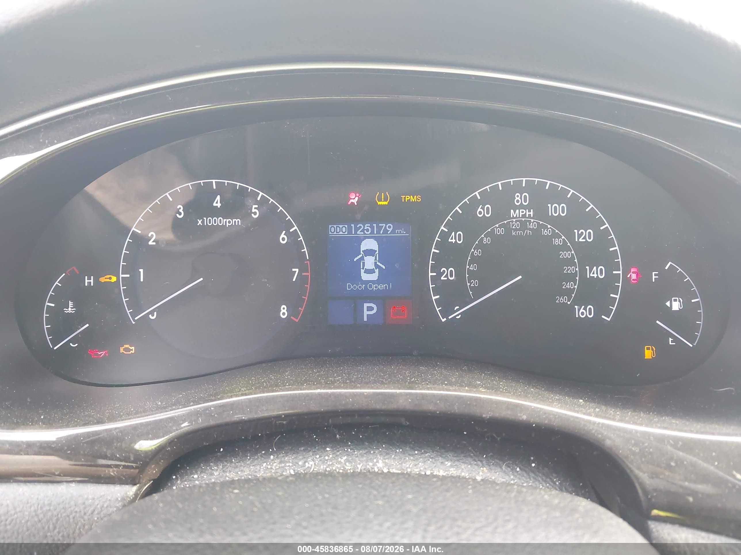 2013 Hyundai Genesis 3.8 Silver vin: KMHGC4DDXDU215079