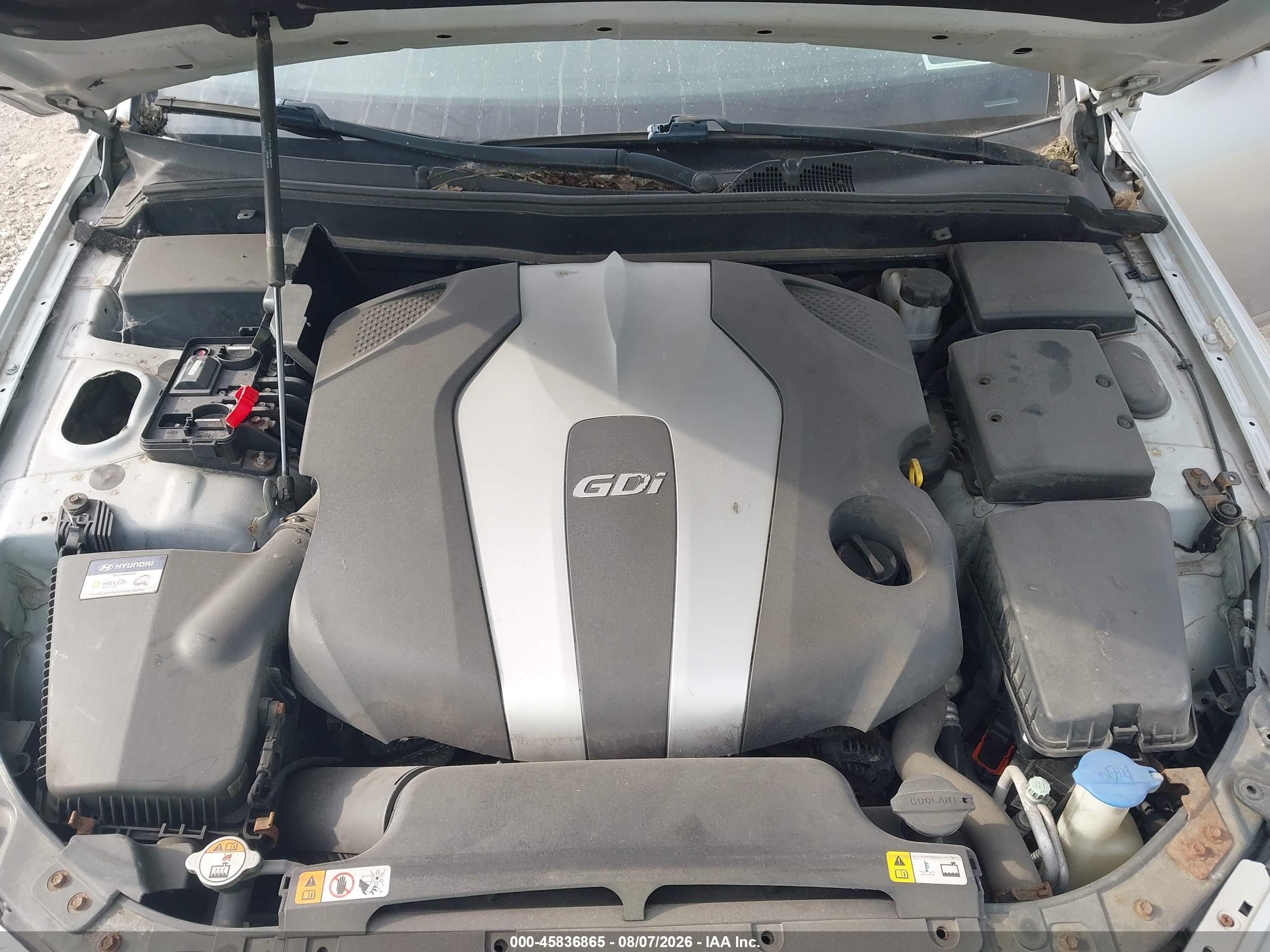 2013 Hyundai Genesis 3.8 Silver vin: KMHGC4DDXDU215079