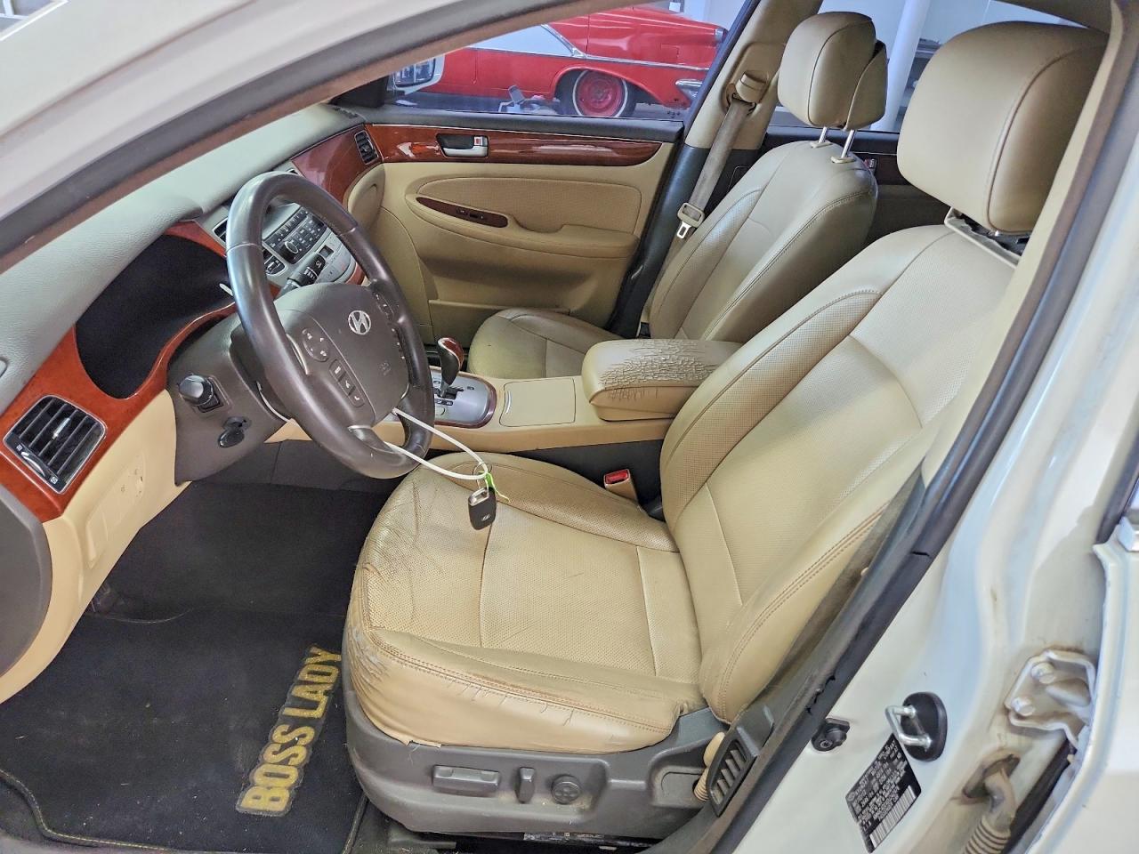 2013 Hyundai Genesis 3.8l Белый vin: KMHGC4DDXDU242976