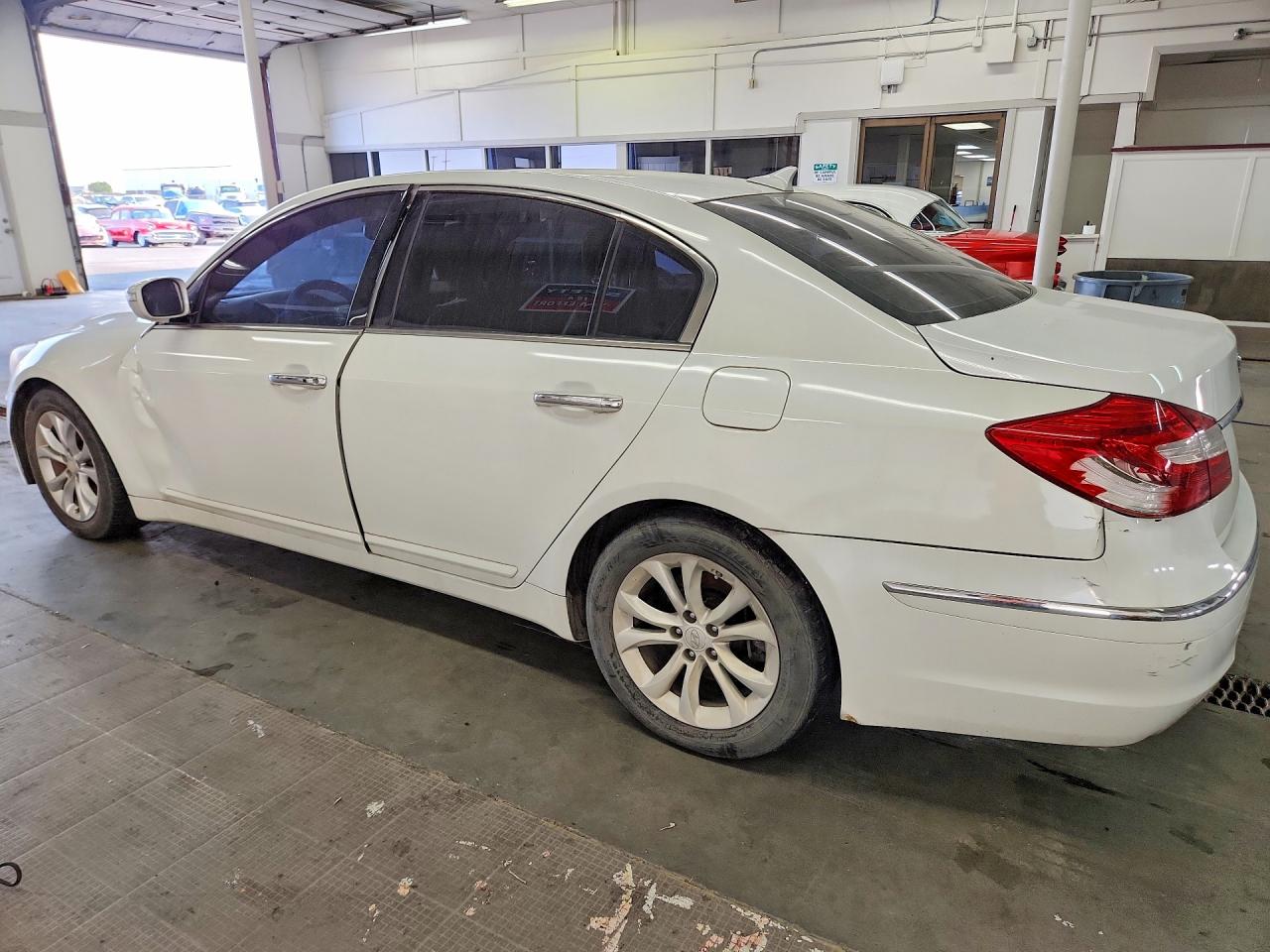 2013 Hyundai Genesis 3.8l Белый vin: KMHGC4DDXDU242976