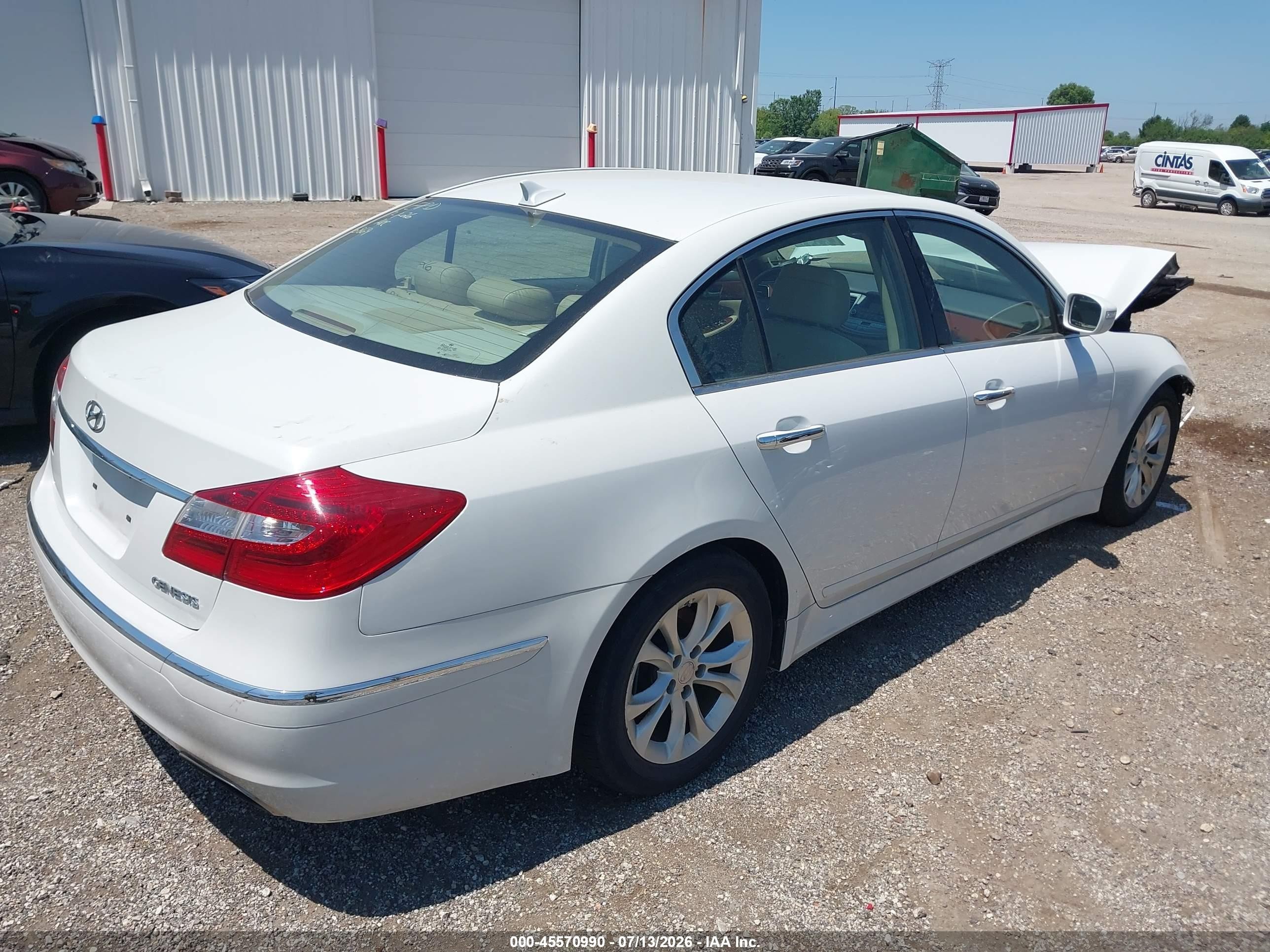 2013 Hyundai Genesis 3.8 White vin: KMHGC4DDXDU245747