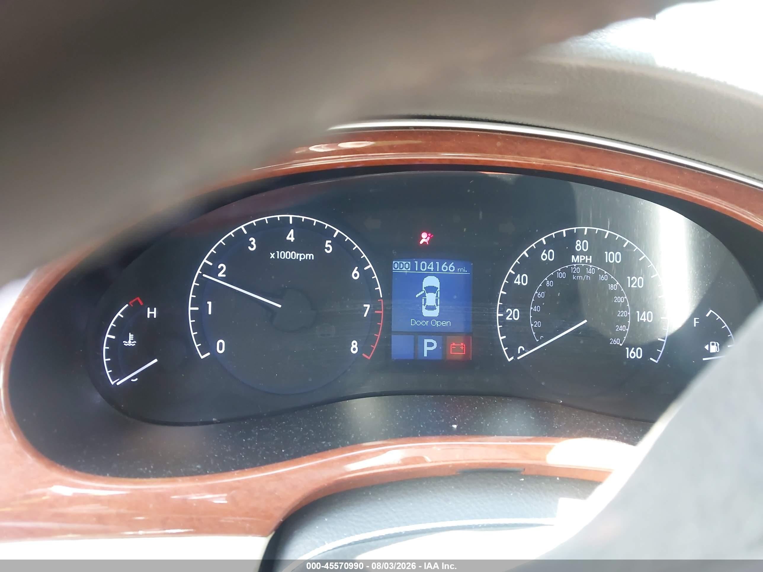 2013 Hyundai Genesis 3.8 White vin: KMHGC4DDXDU245747
