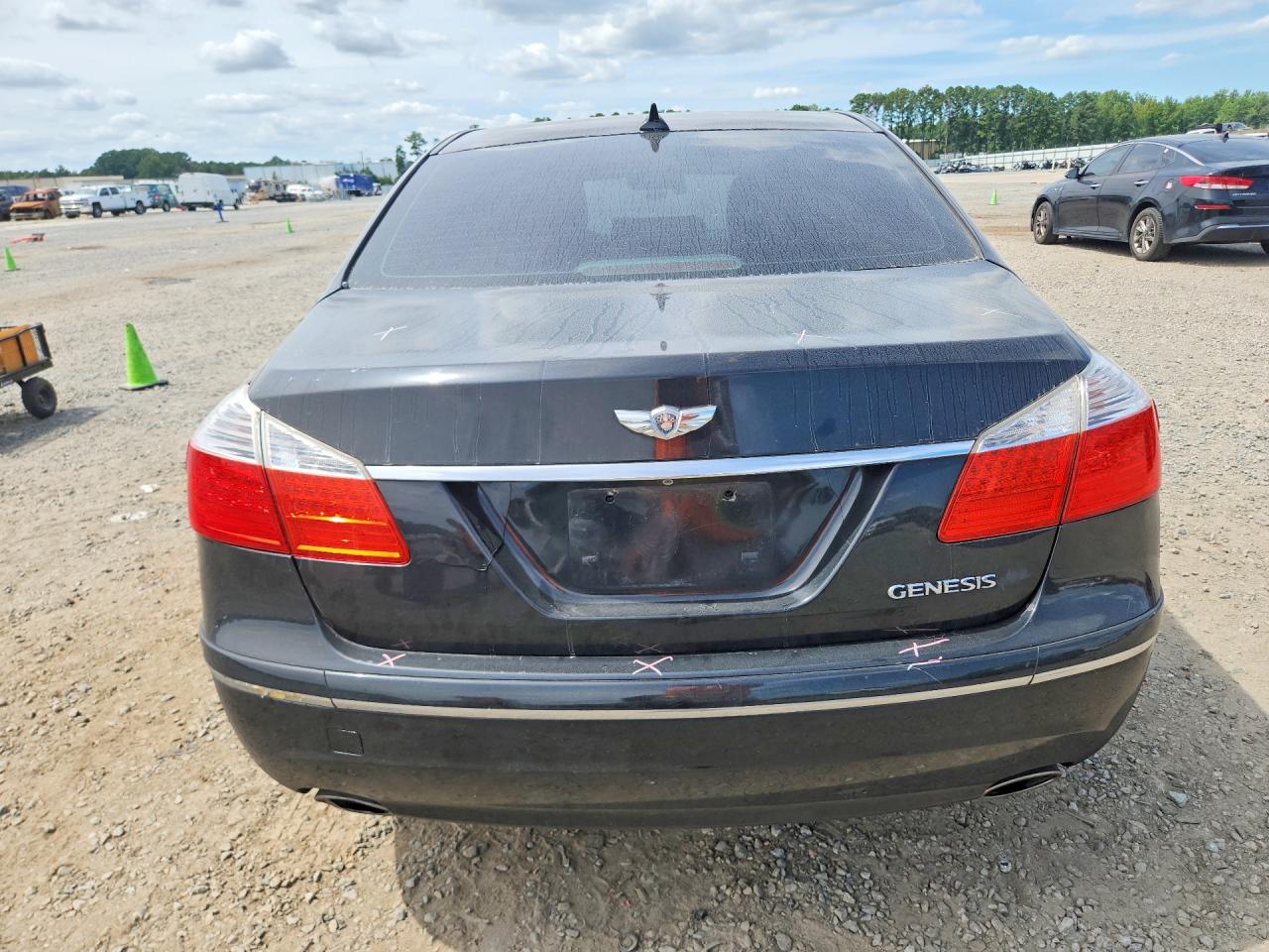 2010 Hyundai Genesis 3.8l Black vin: KMHGC4DE0AU080408