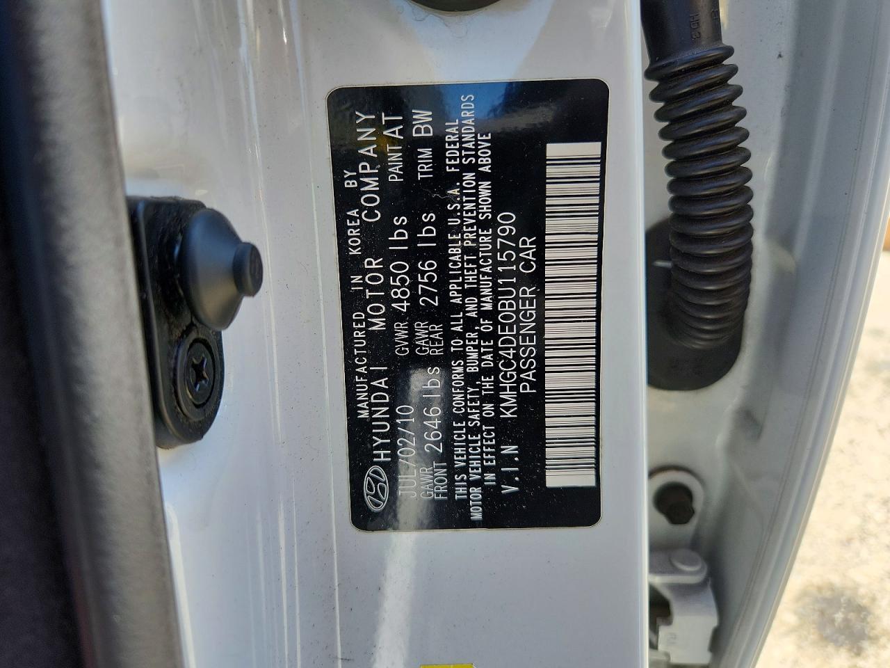 2011 Hyundai Genesis 3.8l White vin: KMHGC4DE0BU115790