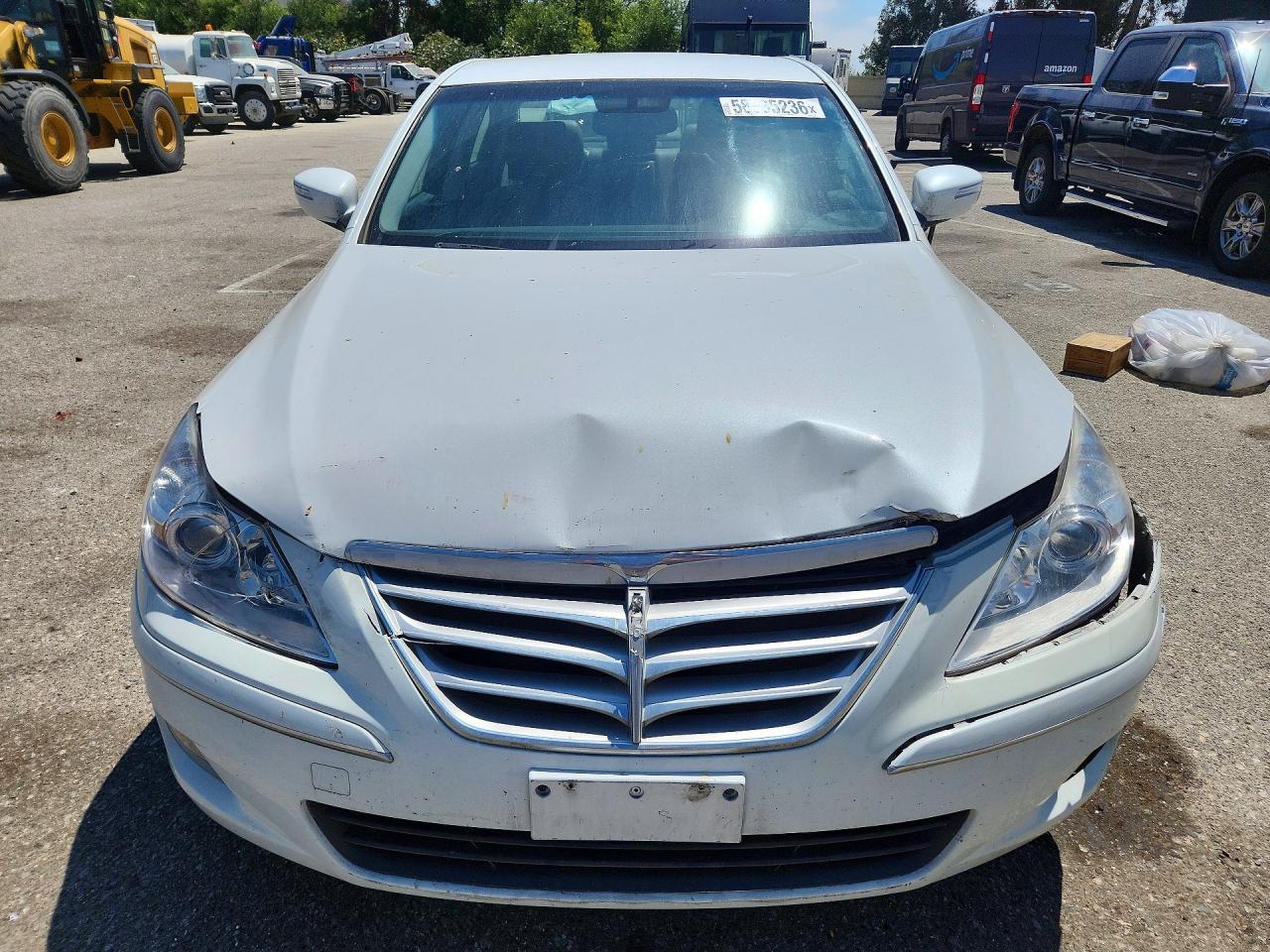 2011 Hyundai Genesis 3.8l White vin: KMHGC4DE0BU115790