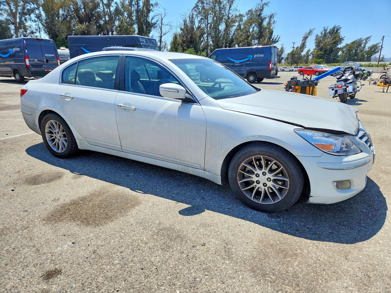 2011 Hyundai Genesis 3.8l White vin: KMHGC4DE0BU115790