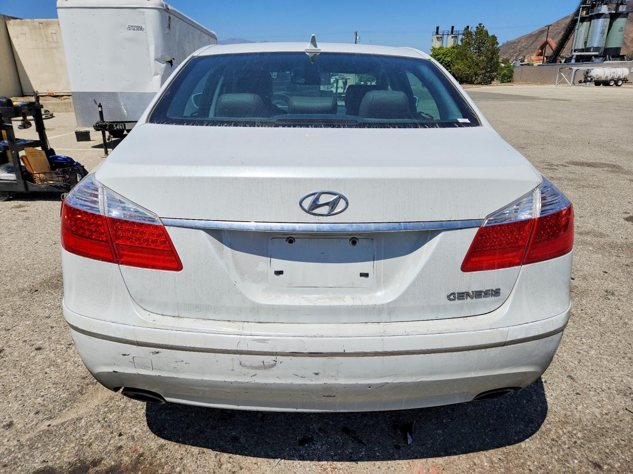 2011 Hyundai Genesis 3.8l White vin: KMHGC4DE0BU115790