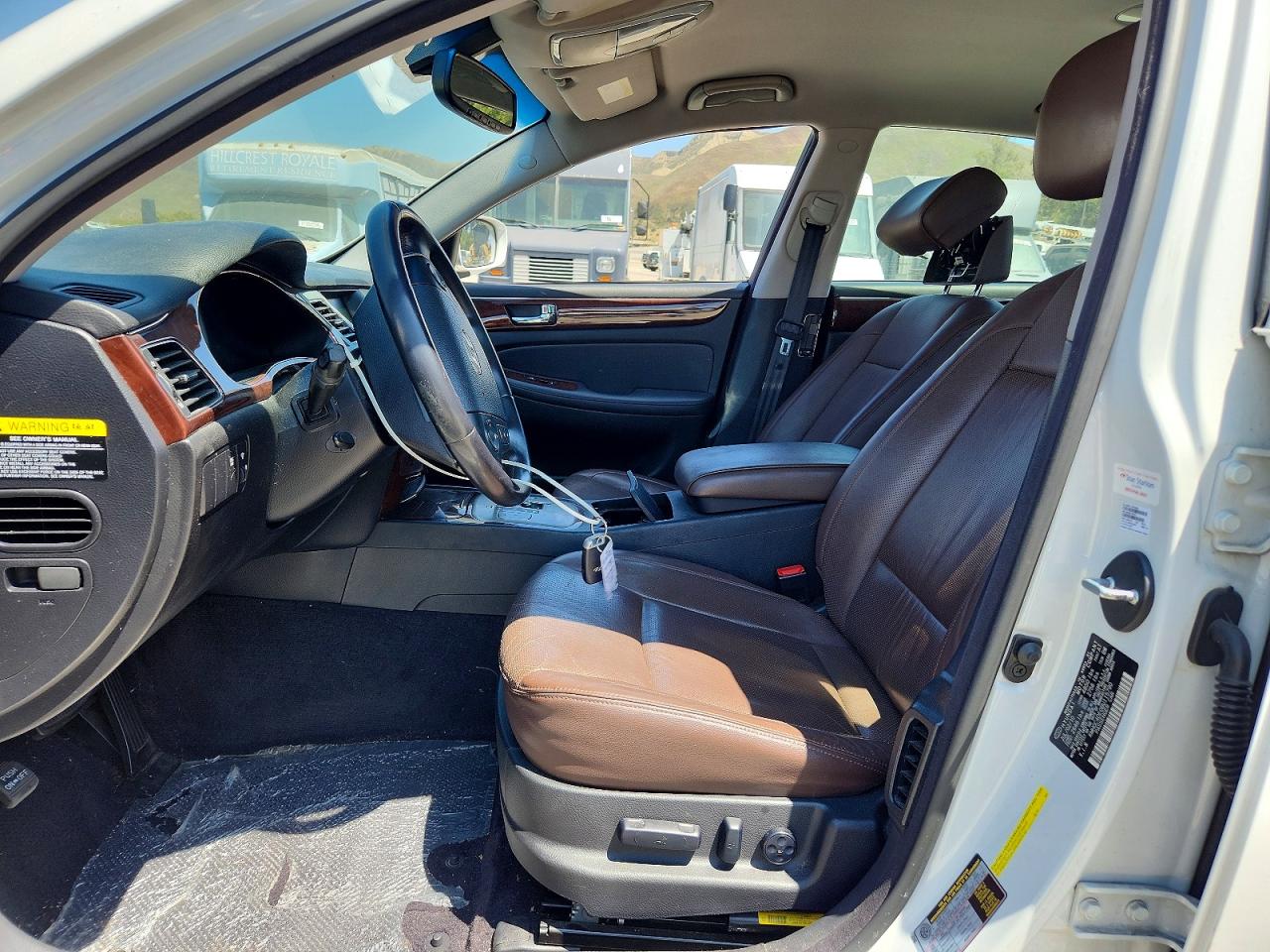 2011 Hyundai Genesis 3.8l White vin: KMHGC4DE0BU115790