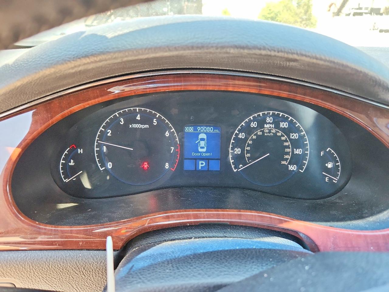 2011 Hyundai Genesis 3.8l White vin: KMHGC4DE0BU115790