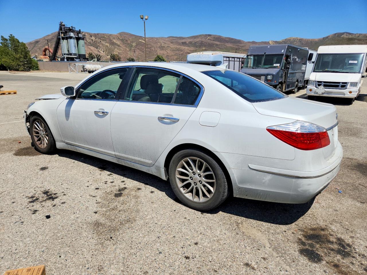 2011 Hyundai Genesis 3.8l White vin: KMHGC4DE0BU115790