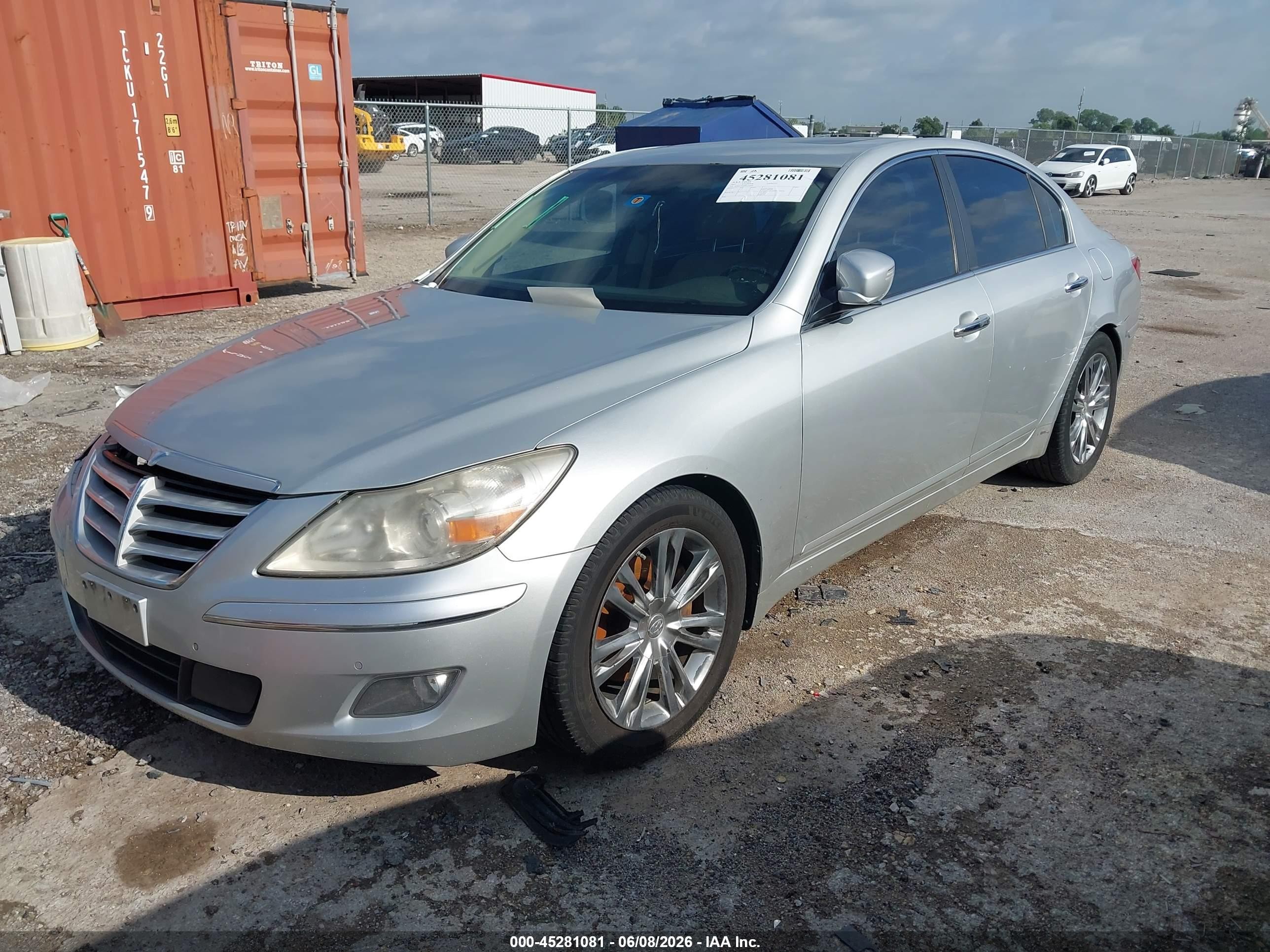 2011 Hyundai Genesis 3.8 Silver vin: KMHGC4DE0BU122495