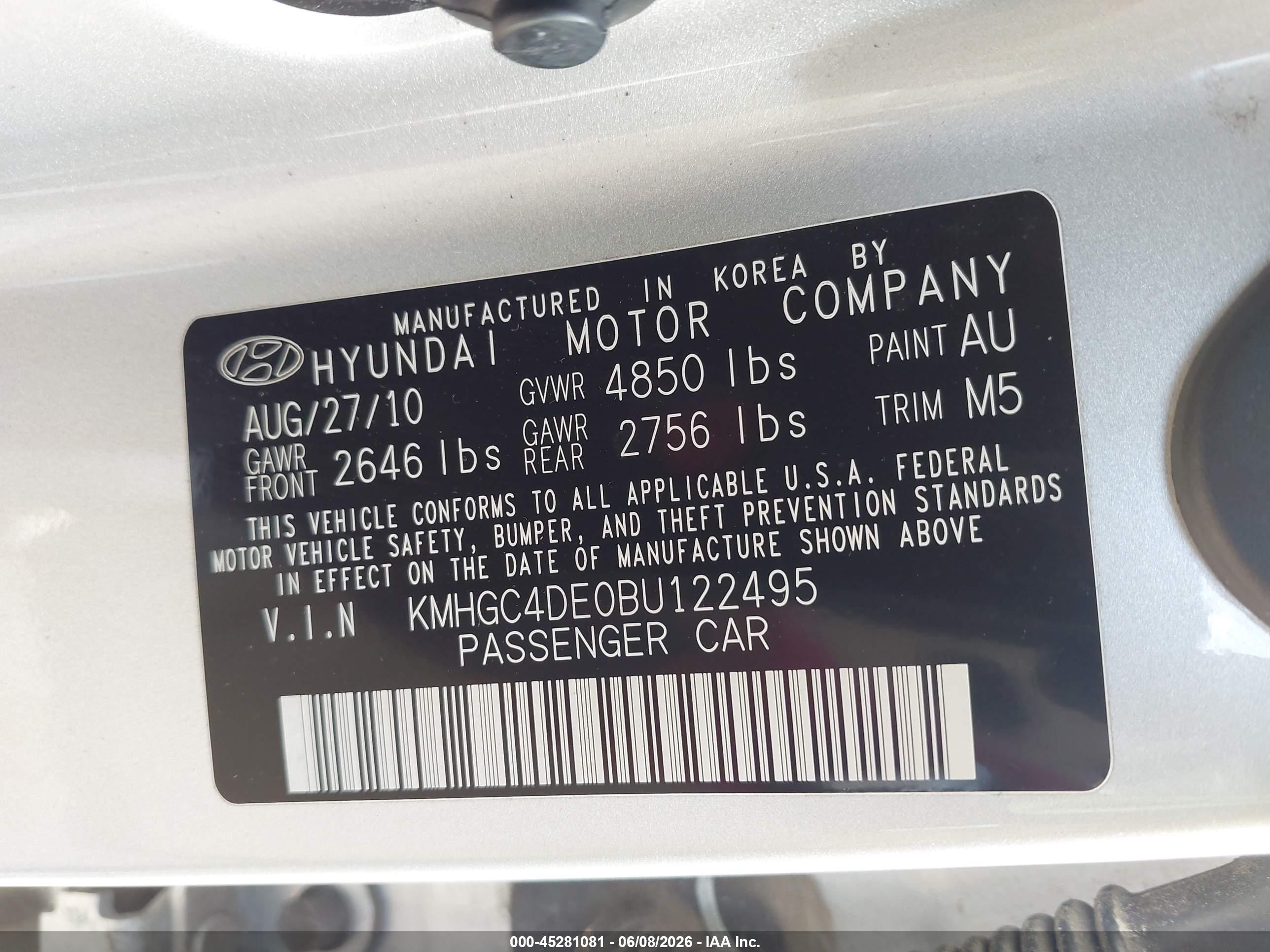 2011 Hyundai Genesis 3.8 Silver vin: KMHGC4DE0BU122495